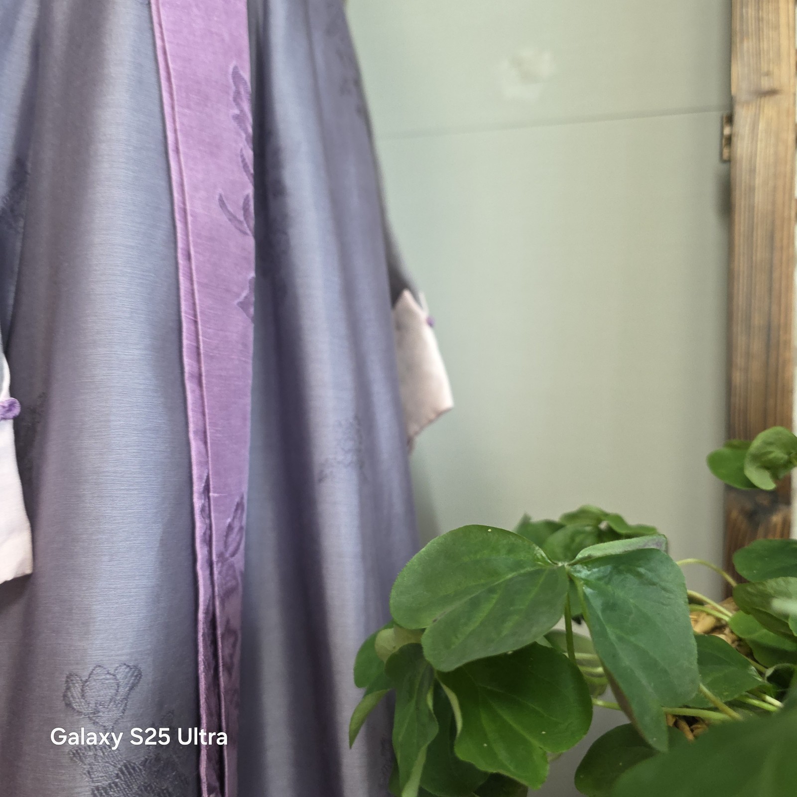Excellent condition Korean Women Hanbok Set Emerald Green Jeogori Lavender Chima