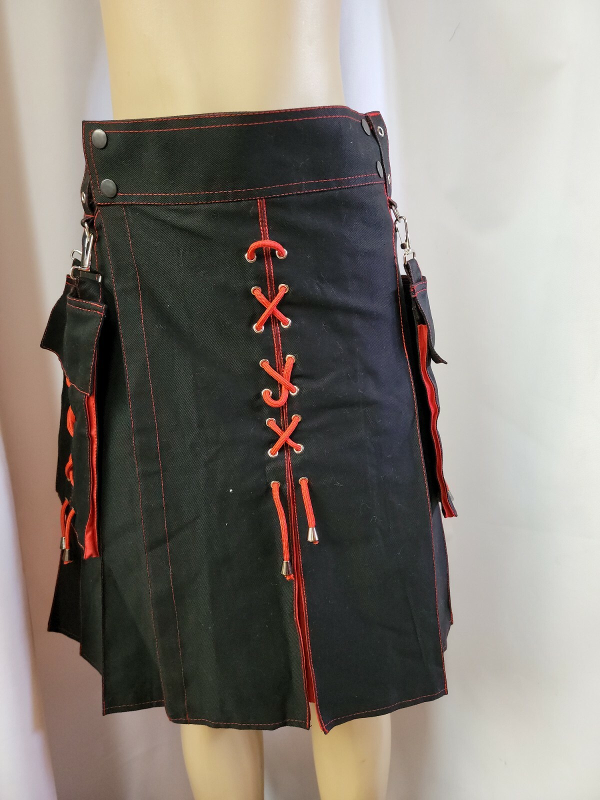 Kilts for Men/Womens Utility Wrap Kilt, Cotton Hybrid Black/red Sz 36 NEW #C5