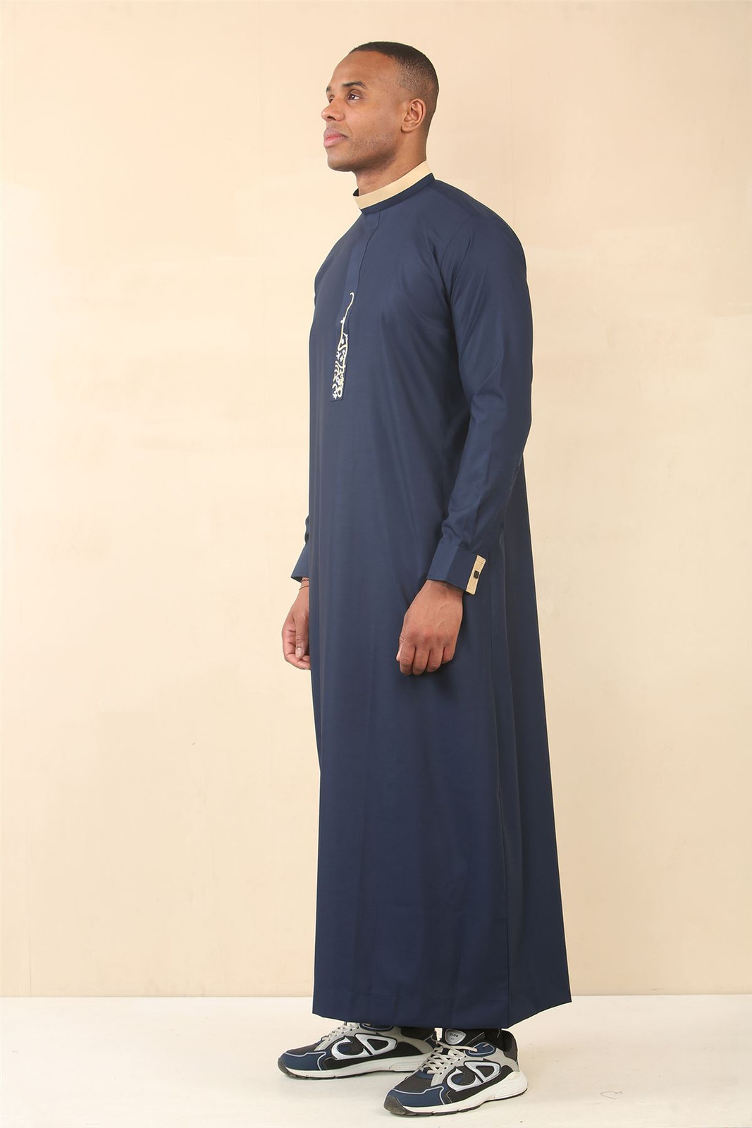 ED-200 – Men’s Navy Nehru Round Collar Embroidery Thobe