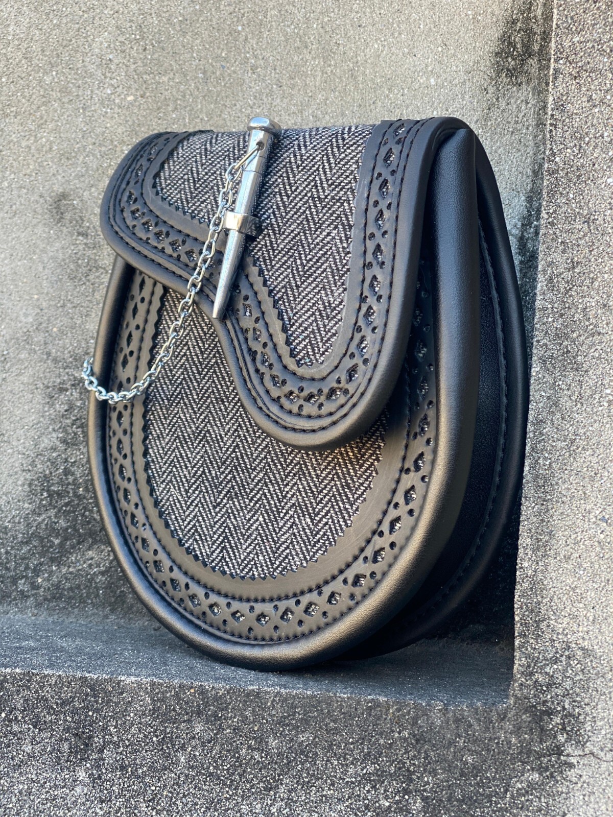 Men’s Scottish Grey Tweed Black Leather Sporran with Pin Lock & Chain Belt