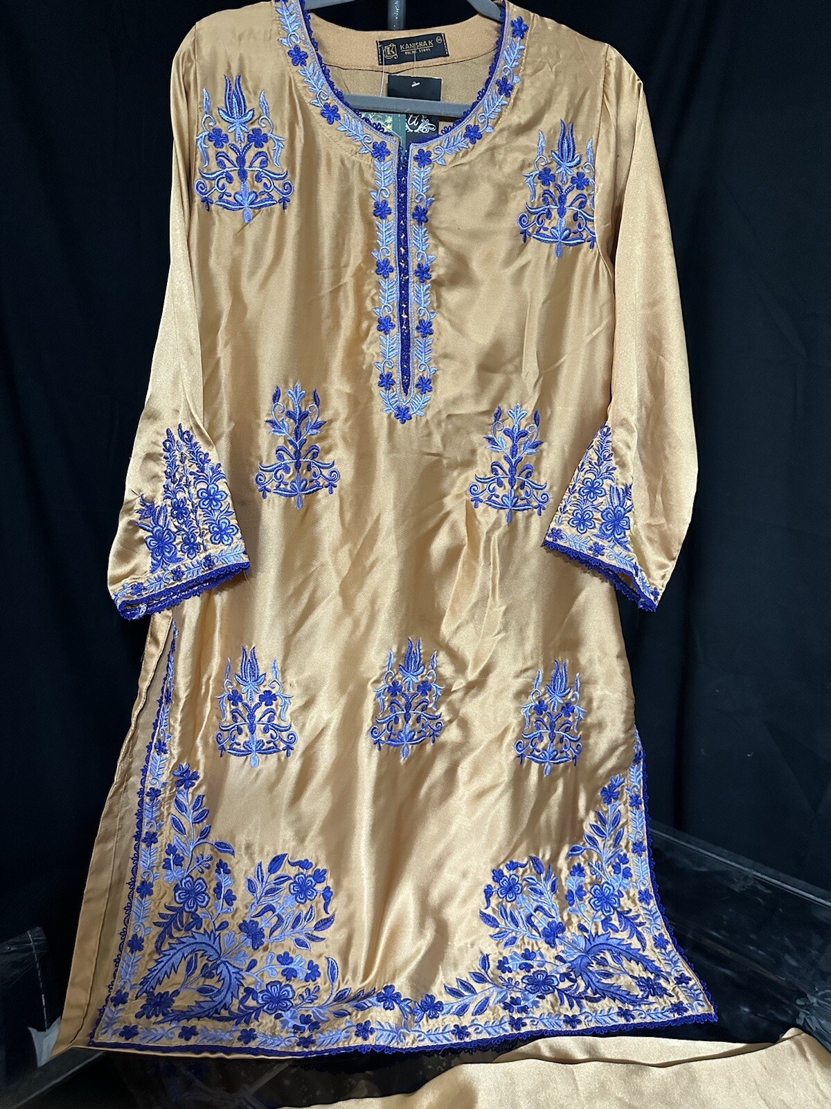 Beautiful Embroidered Silk suit, soft fabric , 2 PC. M- $35 – FREE SHIPPING