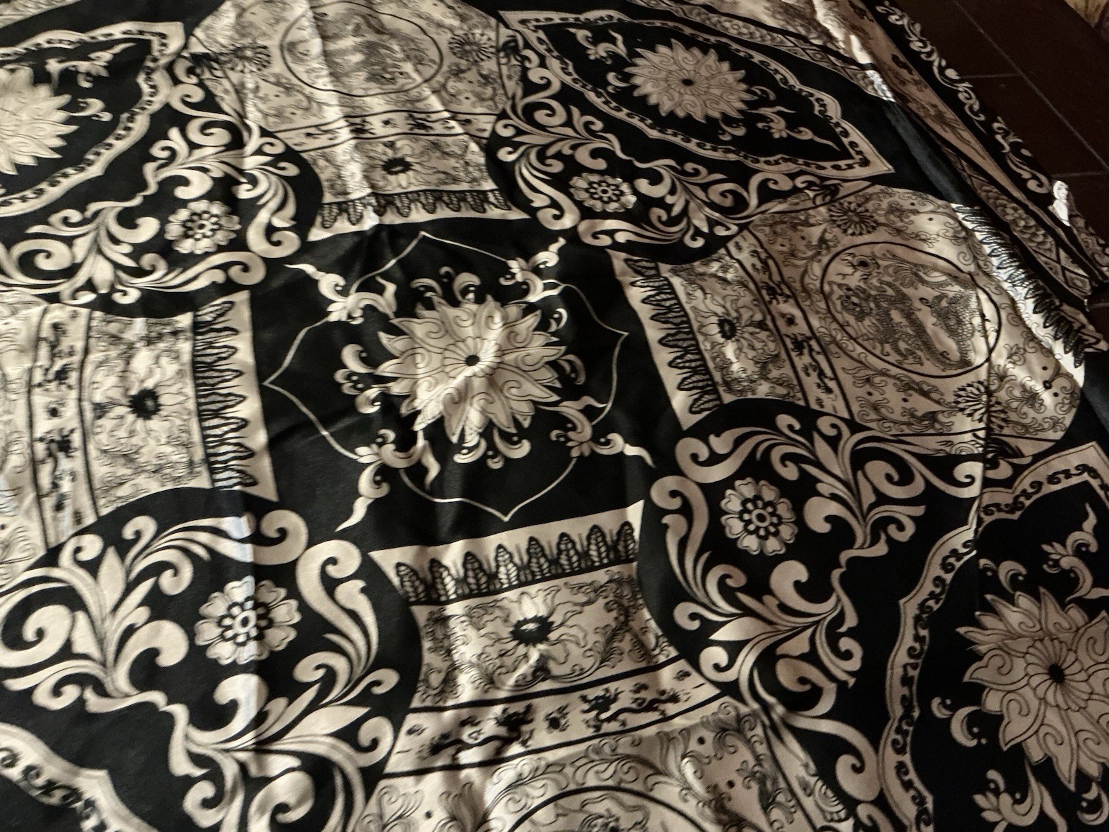 satin kimono 42″ long, plus size, dragon vase flower print, short sleeve, new
