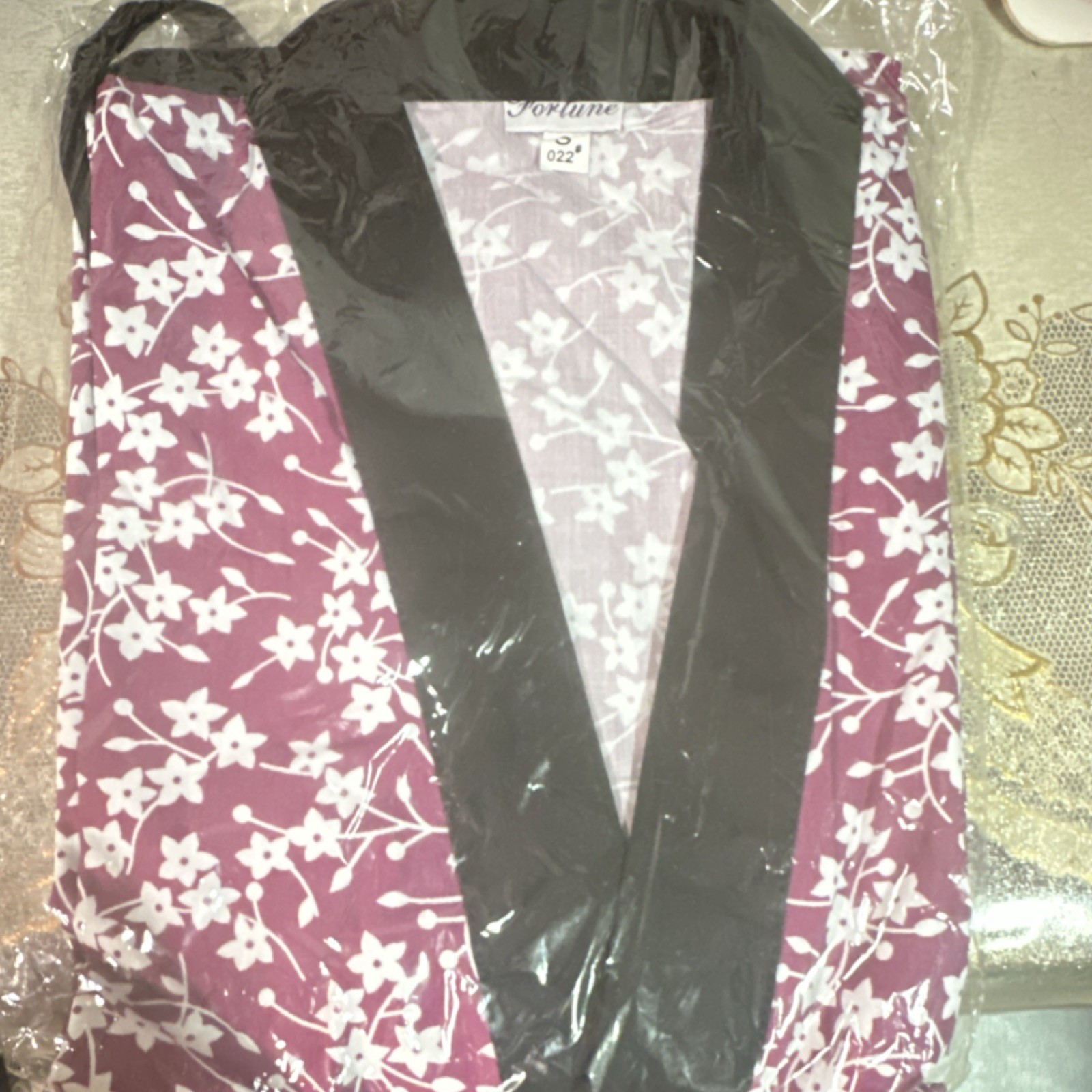 Fortune Purple Floral Kimono with Black Collar Unisex Adult One Size MPN 022