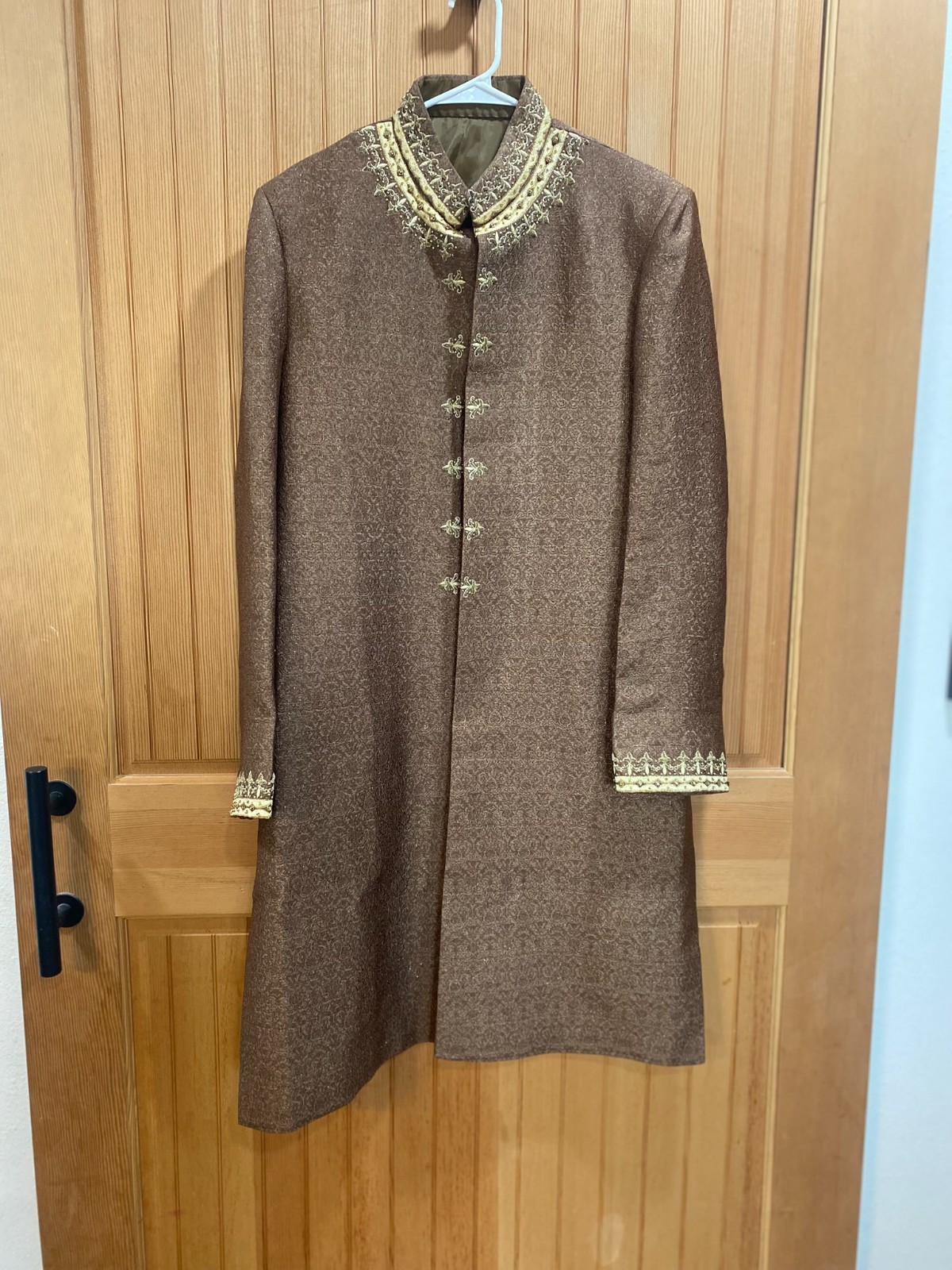 Sherwani Men’s Long Coat-like Formal Garment with Gold Embroidery