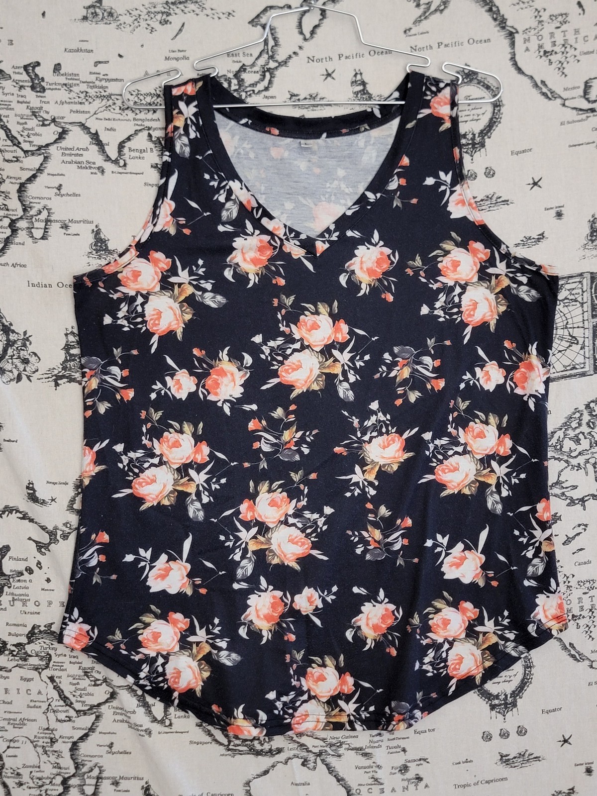 Women’s Floral Print V-Neck Sleeveless Tank Top – Size L