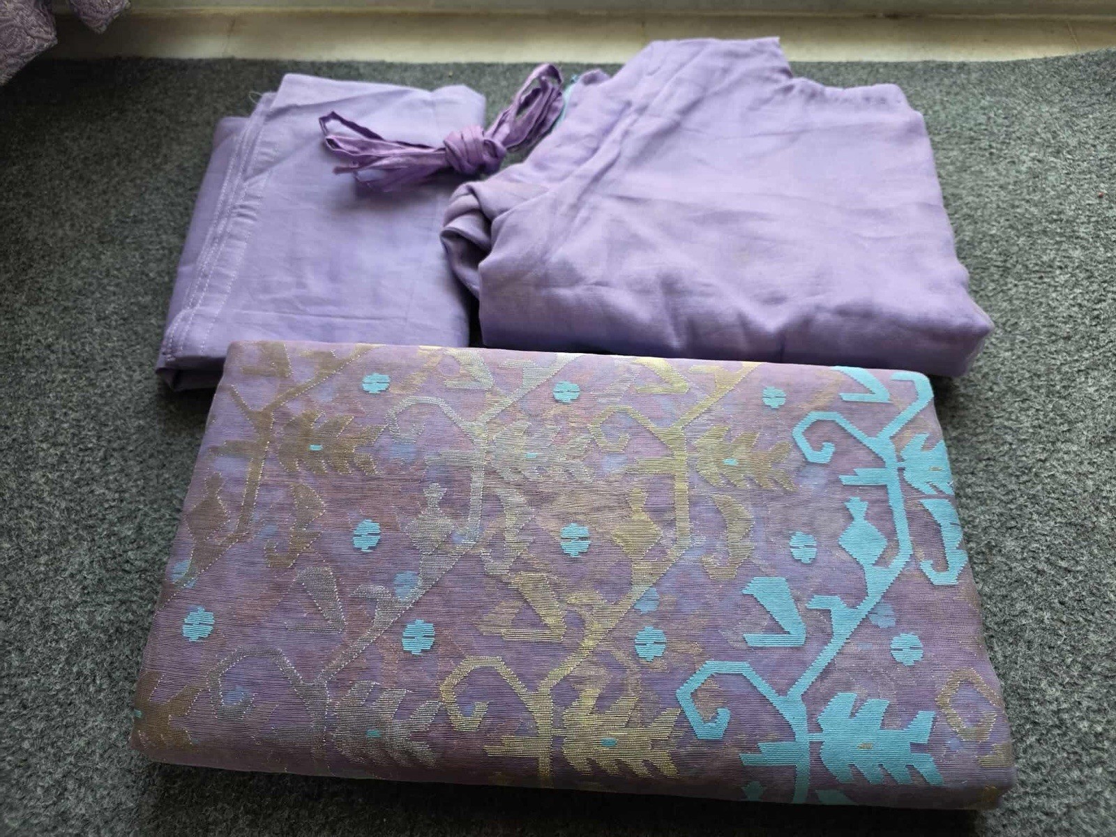 100 Count Dhakai Jamdani Handloom Half Silk Lavender with Triple Color Zari