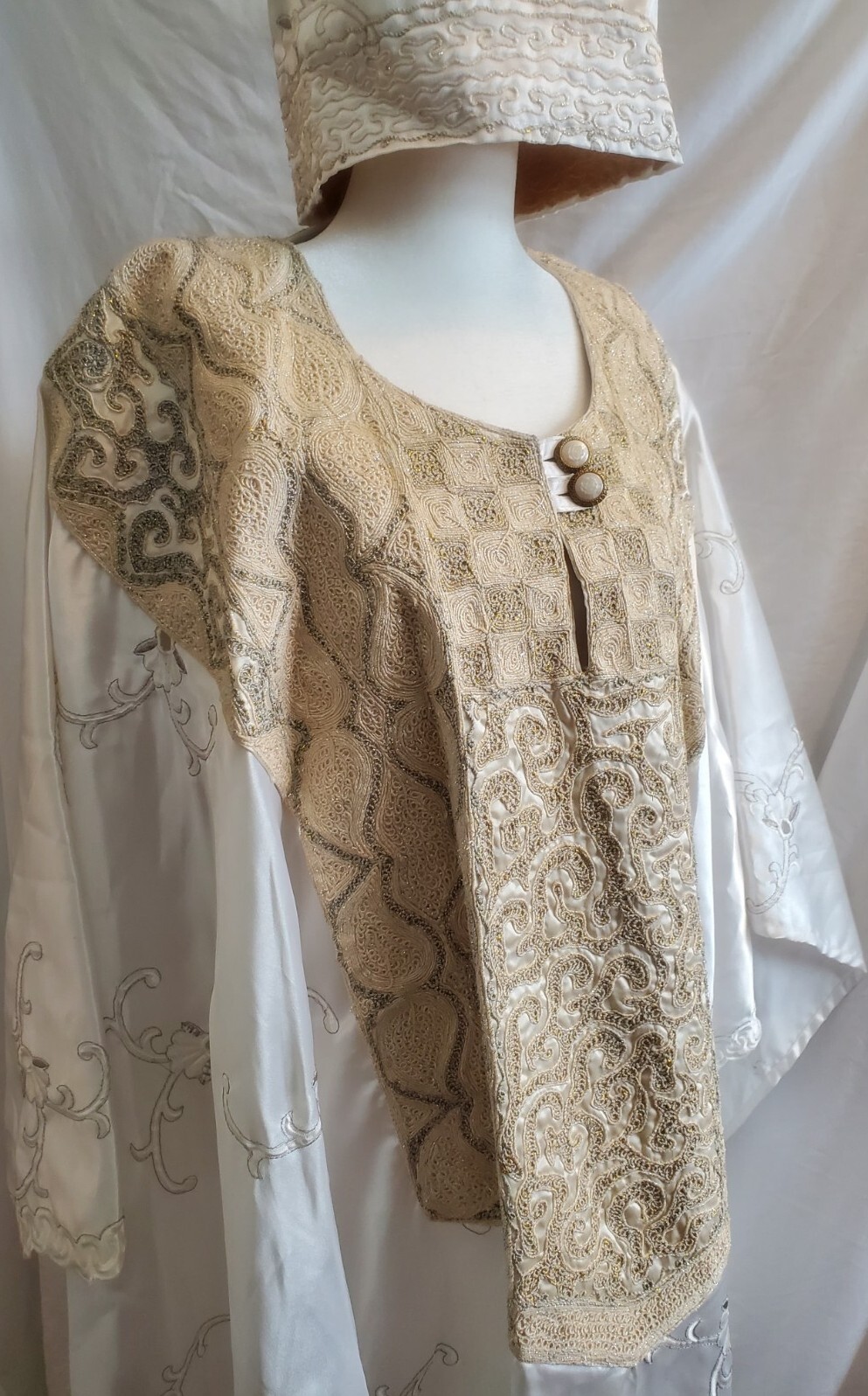 Vintage Oso Oke Traditional Mens Wedding Garment Agbada Gold & White with Cap