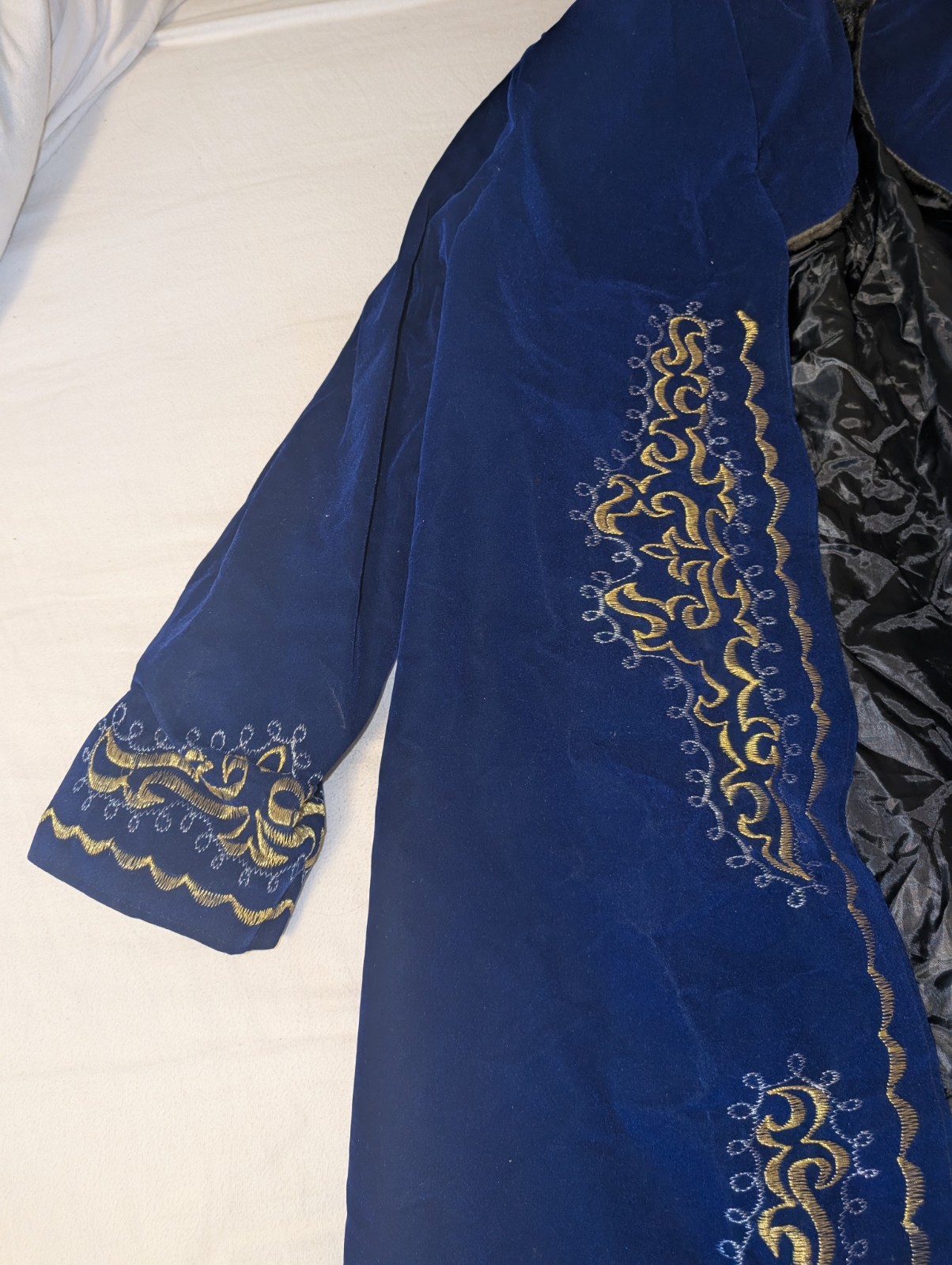 Uzbek Vintage Chapan Handmade Golden Embroidery Suzani Coat Velvet Robe Kaftan