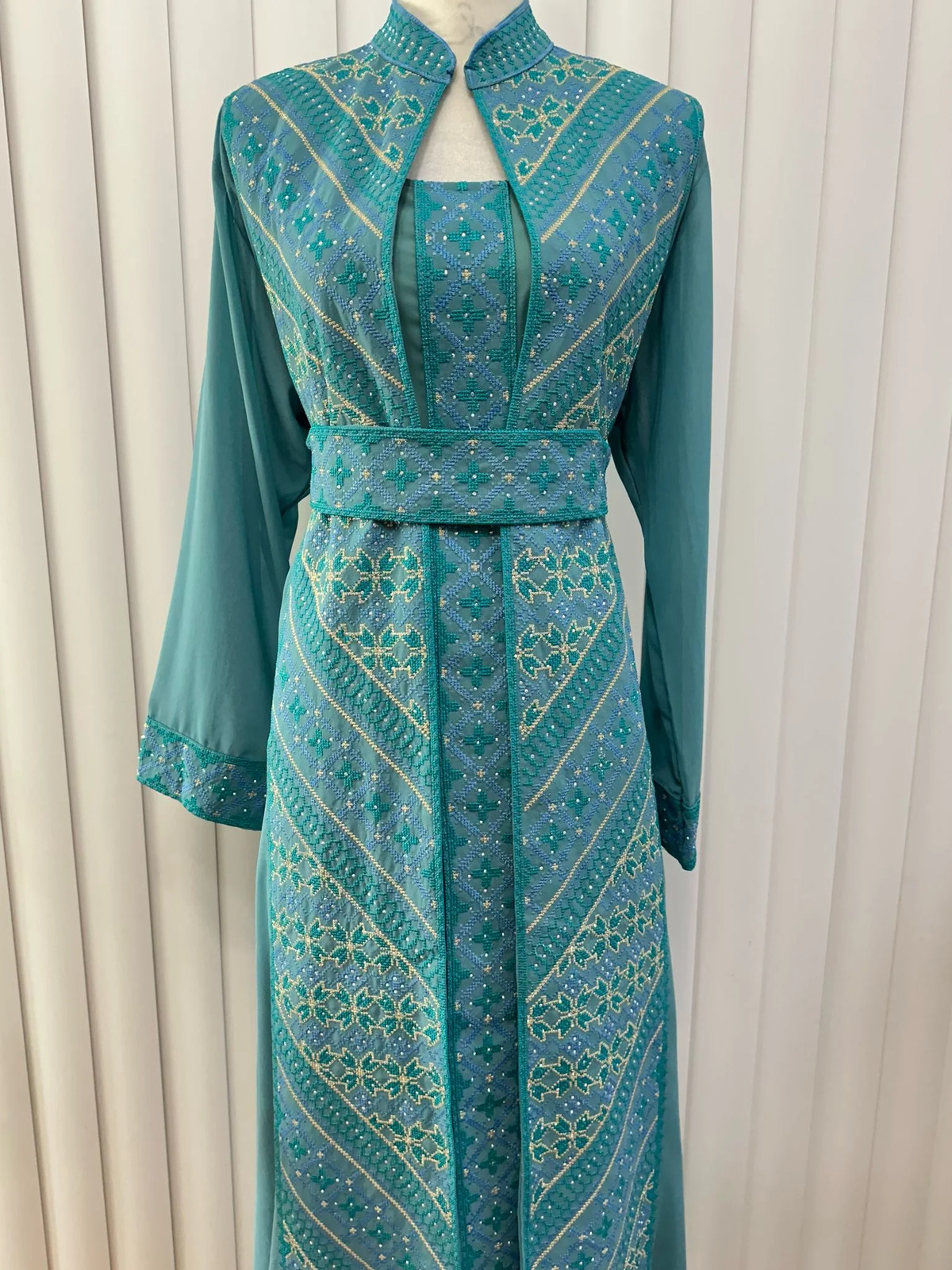 Jameelah Thobe Set – Women’s Embroidered Dress, Perfect for Eid, Abaya, Ramadan