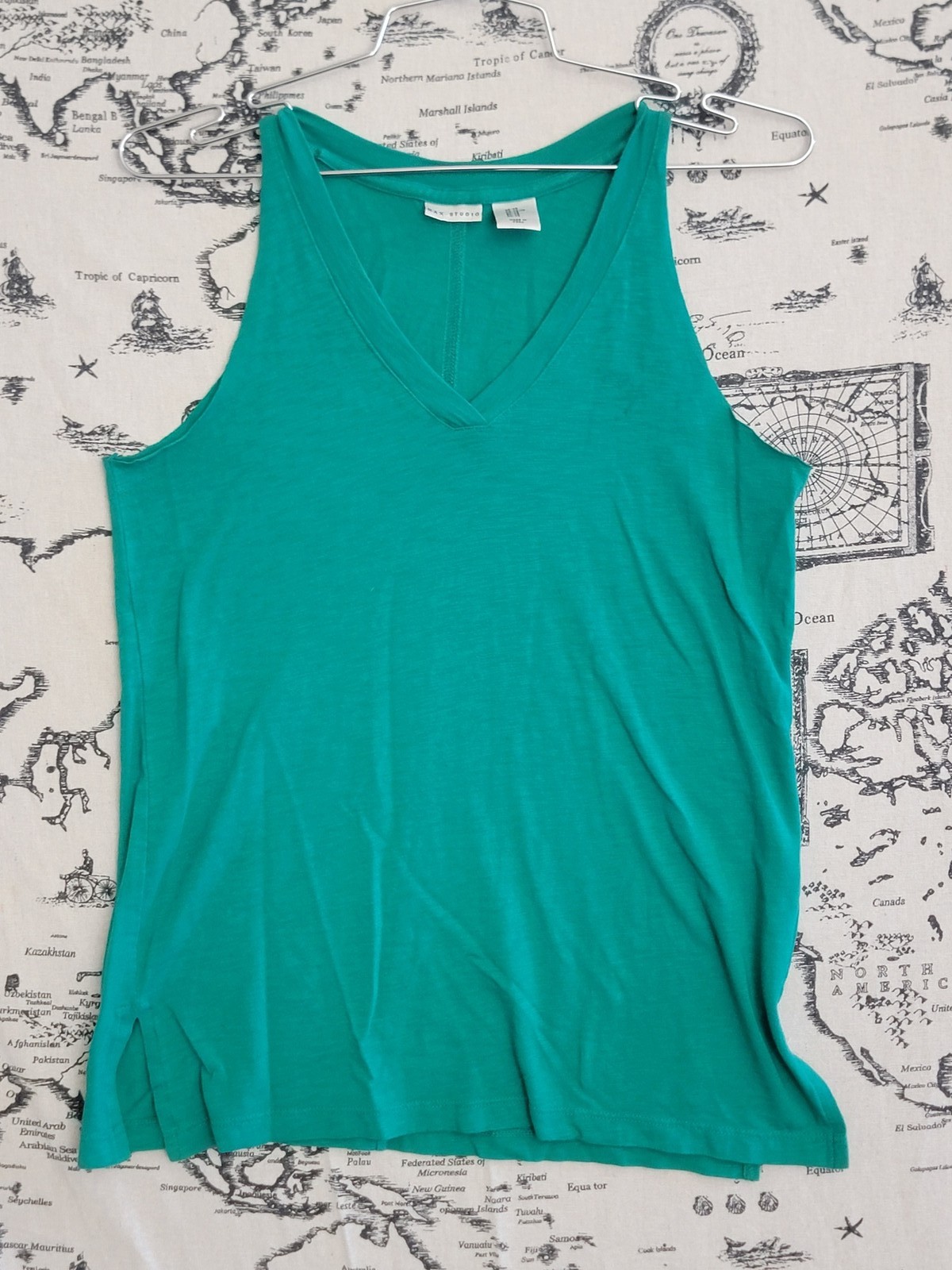 MAX STUDIO Women’s Teal V-Neck Sleeveless Tank Top Size XS Side Slits