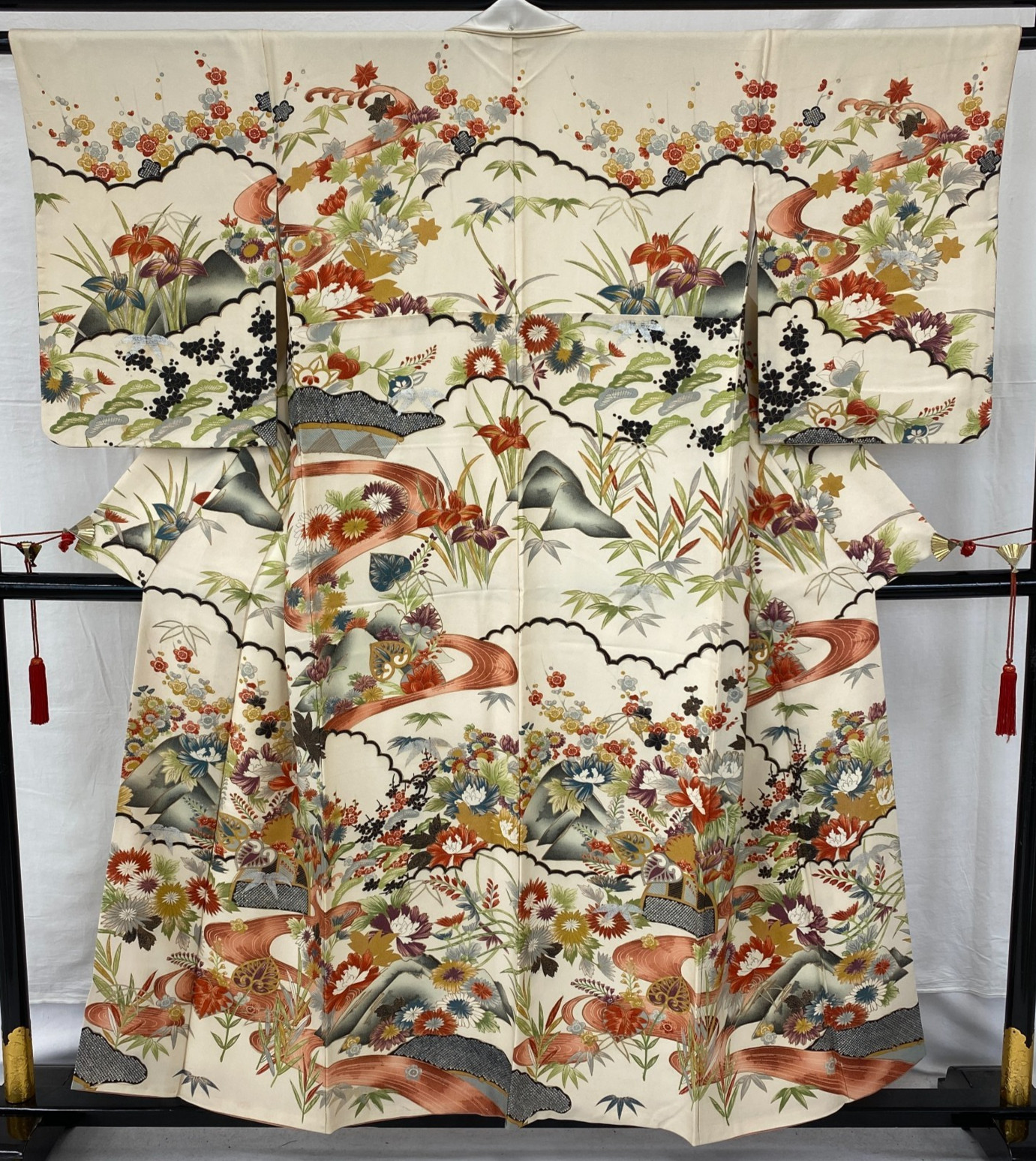 Japanese Vintage Kimono Silk White Homongi Traditional Authentic Length 59 in