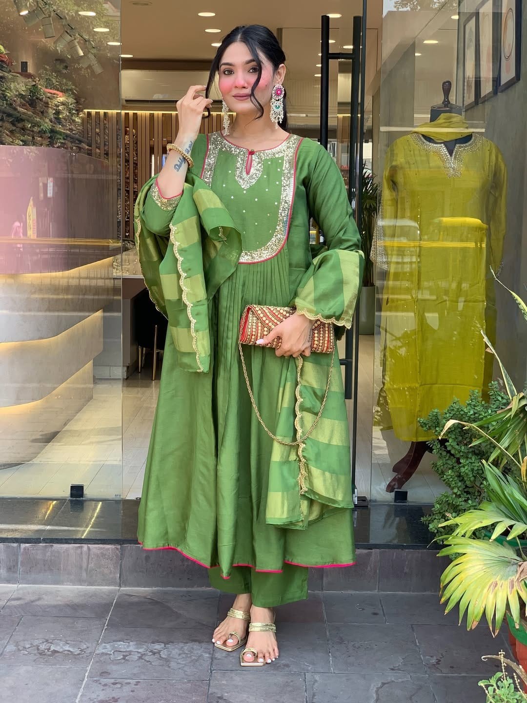 Women’s Maheshwari Silk 3 Piece Suit Set Banarasi Dupatta Embroidered Kurta