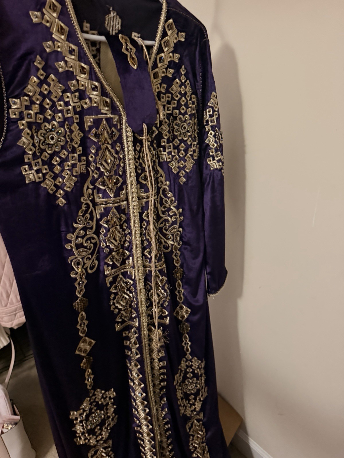 Women’s Purple Velvet Kaftan Handmade Long Sleeve Gold Embroidered Size Large