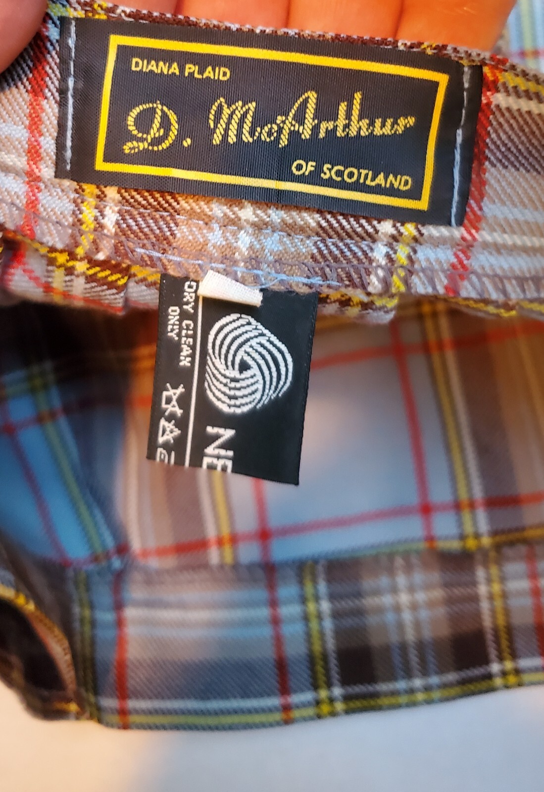 VINTAGE DIANA PLAID WOOL KILT MADE IN SCOTLAND sz 26 D McARTHUR HUNTING