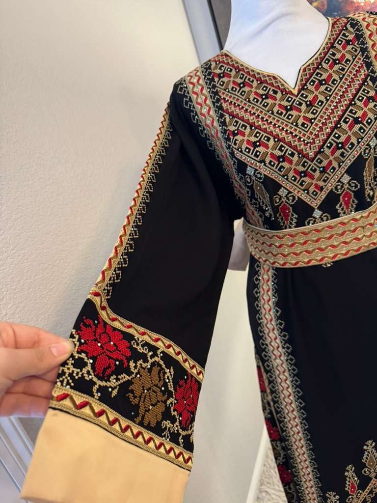 Roma Thobe – Women’s Embroidered Dress, Perfect for Eid, Abaya, Ramadan