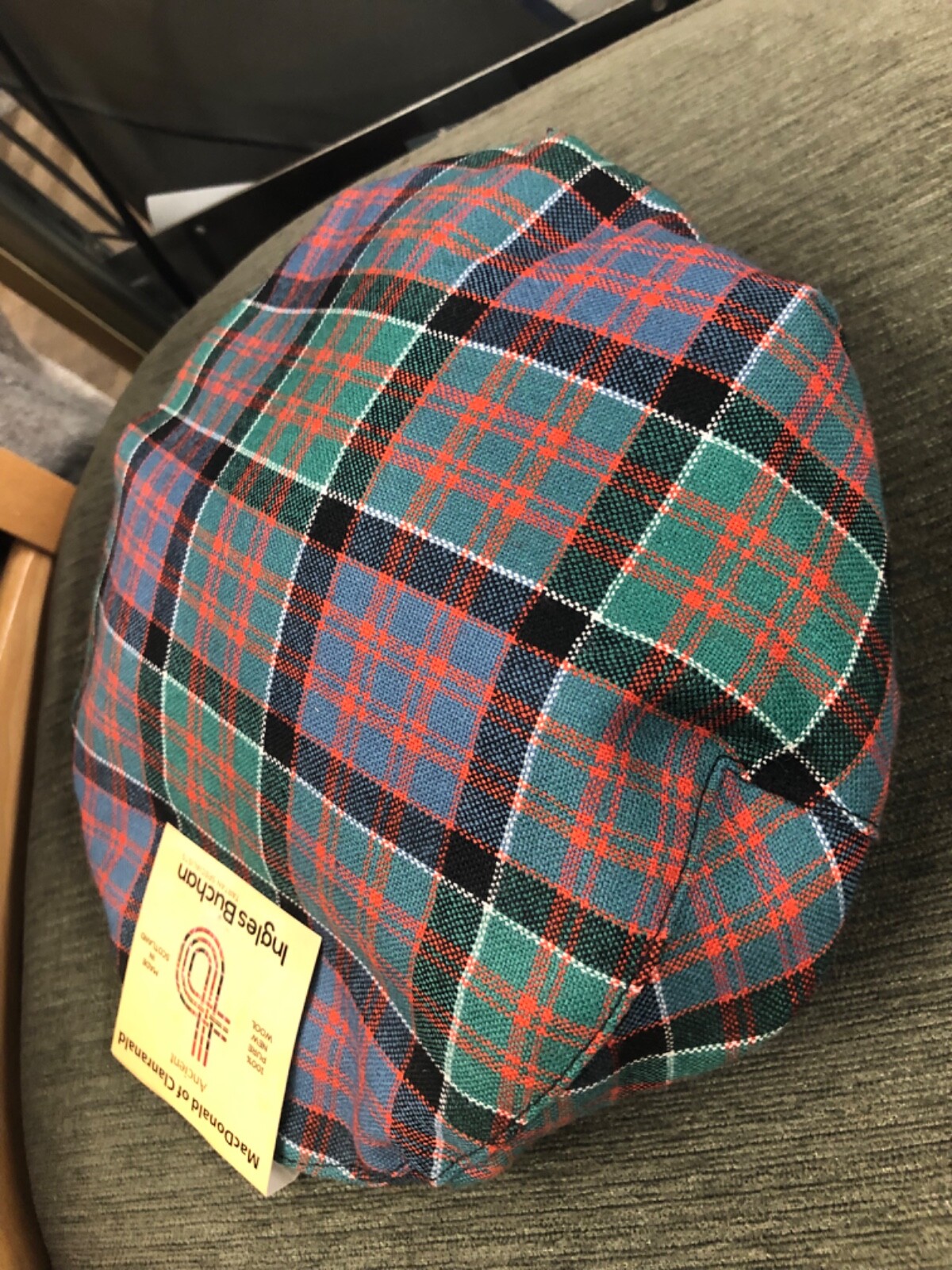 New with Tags Made in Scotland Tartan Flat Cap Hat 100% Tweed Wool Ingles Buchan