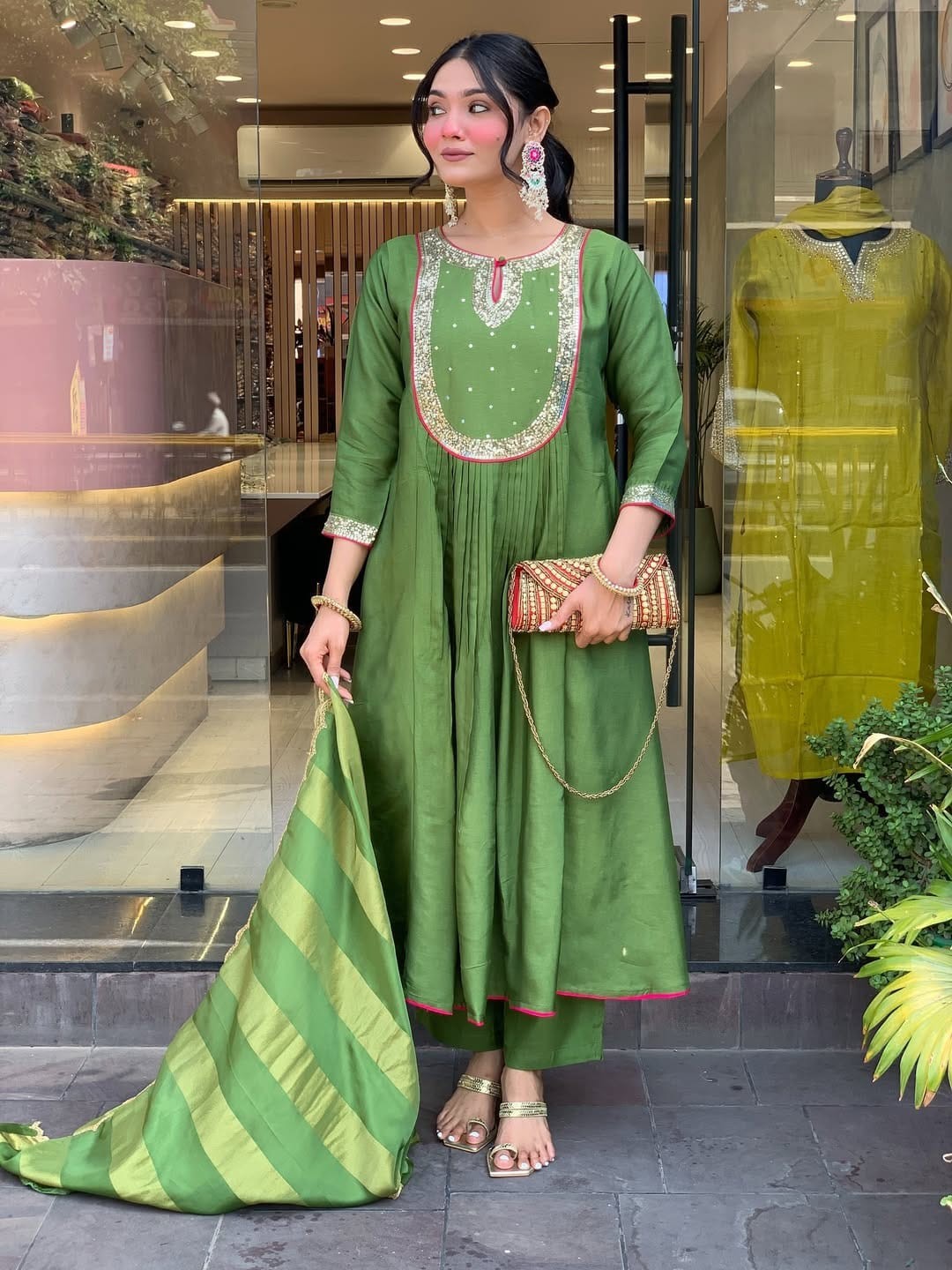 Women’s Maheshwari Silk 3 Piece Suit Set Banarasi Dupatta Embroidered Kurta