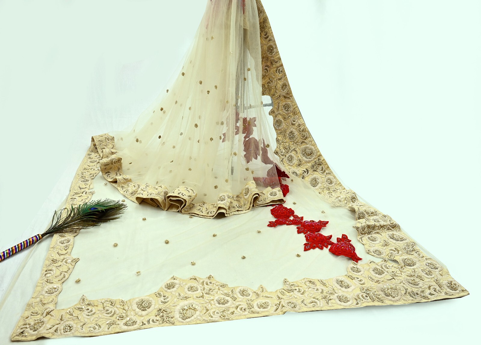 Indian Pre-Owned Heavy Sari Ivory Net Hand Embroidered Designer Abu jani Sarees