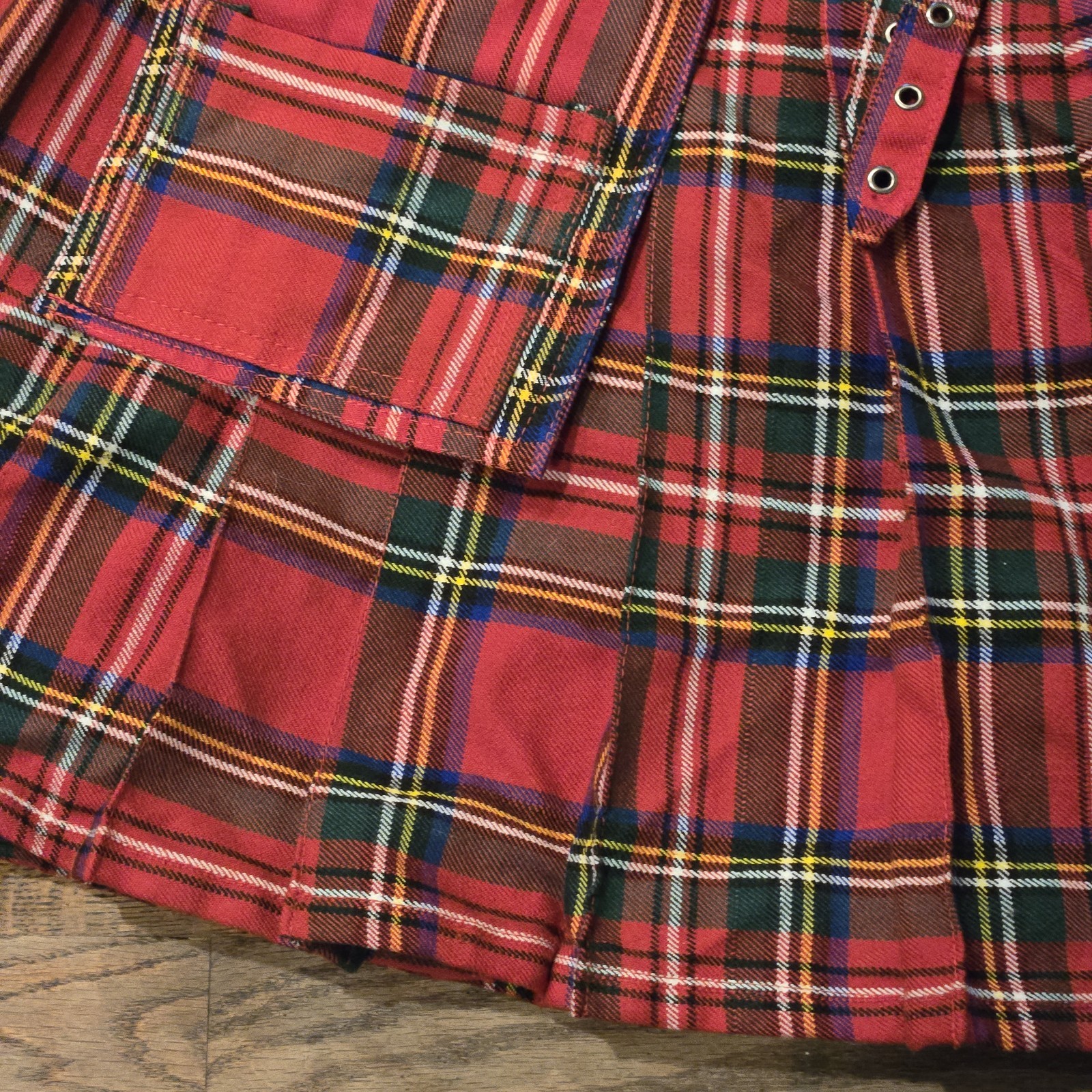 Scottish Design Tartans Kilt Size 40 Red Green Black Plaid Double Buckle 22″