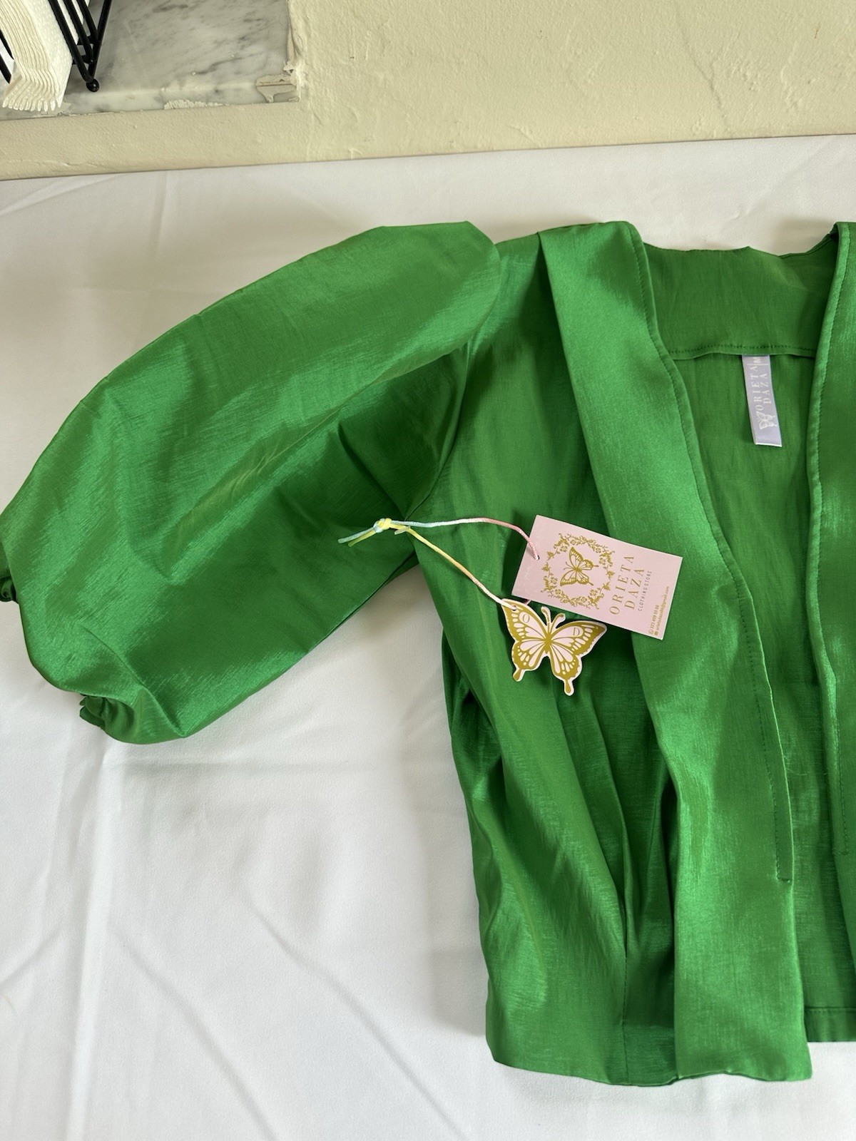 Orieta Daza Green Satin Puff Sleeve Blouse Top Statement Shoulders Size M NWT