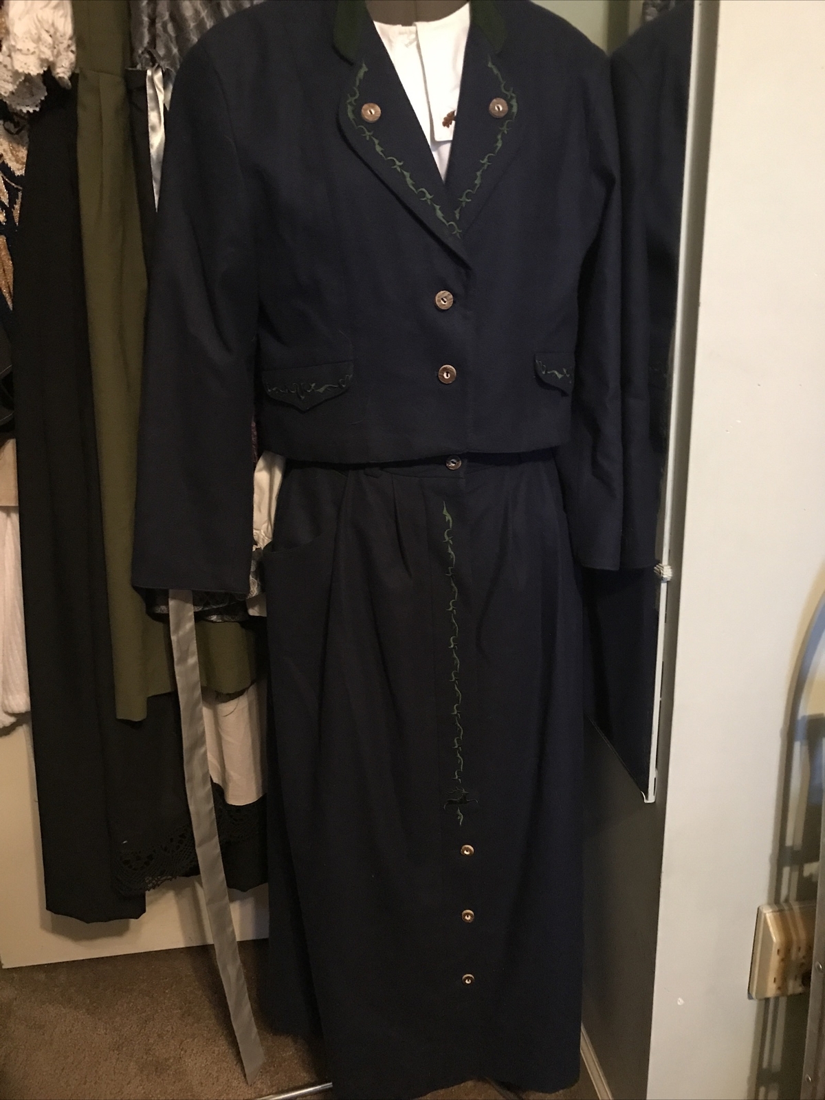 Trachten/Dirndl Heller Salzburg, jacket&skirt, 40, Dark Blue w.Green Oak leave
