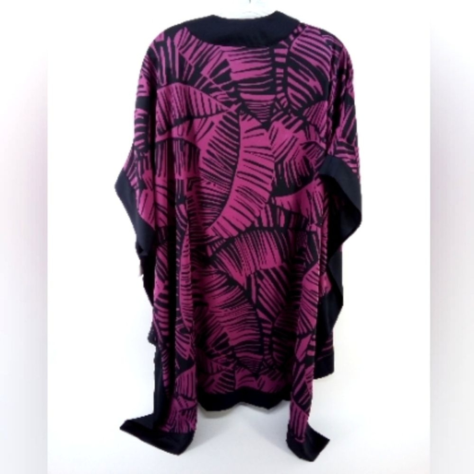 NWT Chico’s Travelers Scarf Front Kimono Jacket Border Print Hi-Lo Wild Mulberry