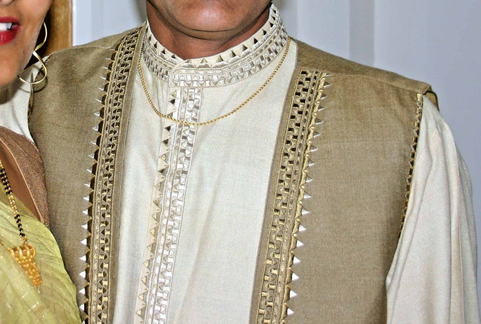 Elegant Indian Men Kurta Pajama Coty Set Size 38 Khaki Green Festive