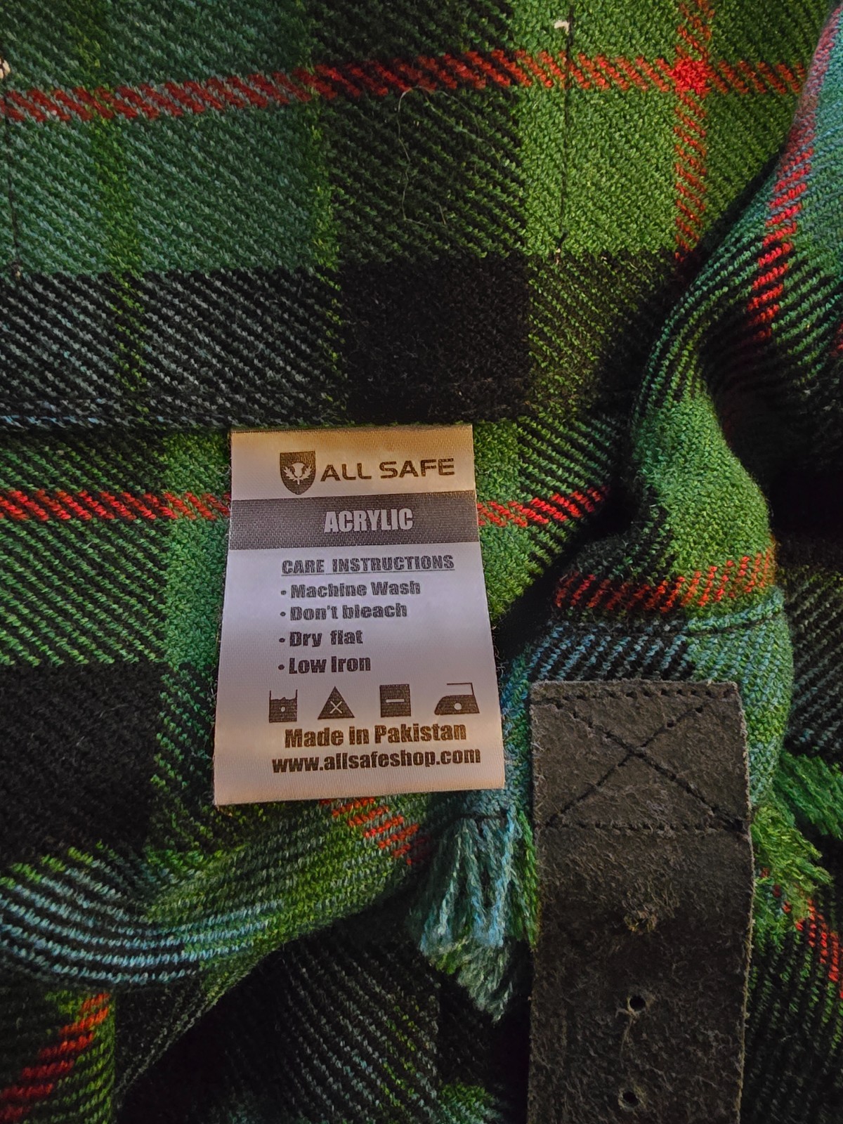 Celtic Pro All Safe Kilt Plaid Adjustable Size 30 Cosplay, Theater