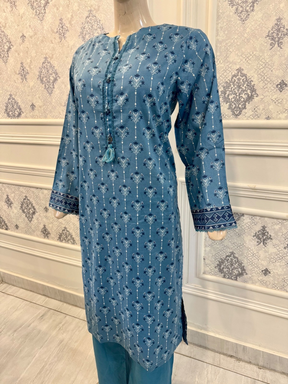Pakistani Light Blue & Dark Blue Printed Straight Shirt 3-PCS Lawn Suit ,L