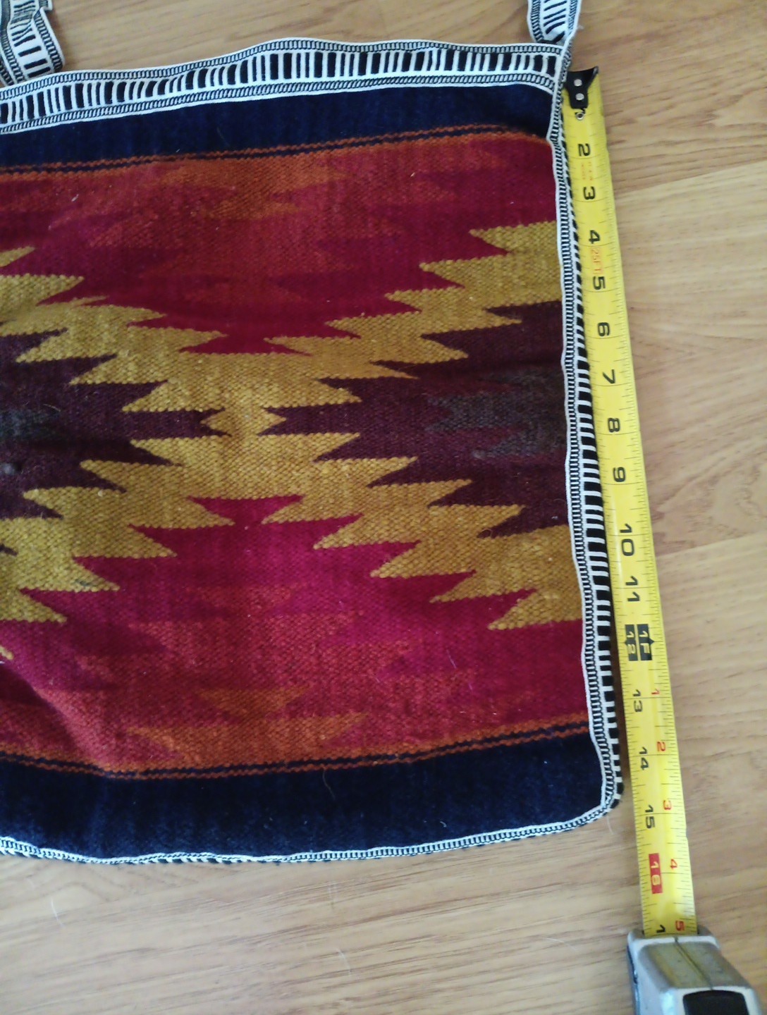 Tribal Threads crossbody 100% Wool with Zipper Purse Multi Color Prestine