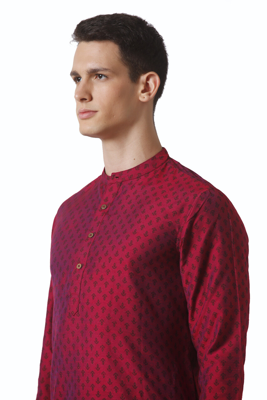 In-Sattva Men’s Mandarin Collar Micro Dobby Fine Print Magenta Kurta Tunic