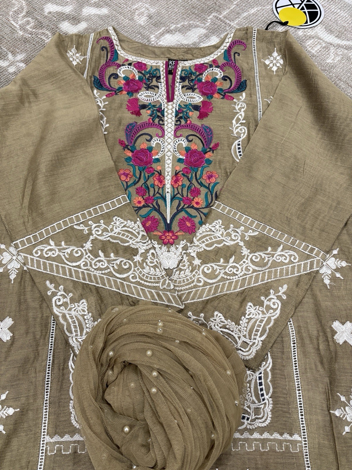 Krosskulture Kurta And Dupatta Size Medium