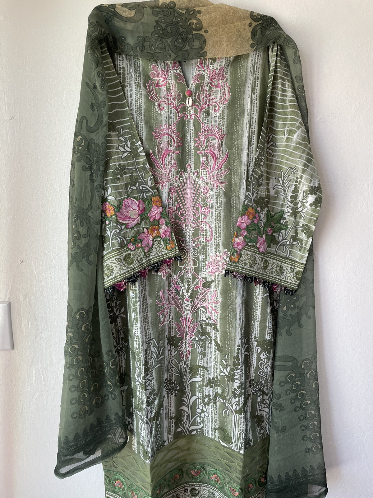 Pakistani Indian Dress 2 pc Chiffon Dupatta lawn cotton embroidered shirt small