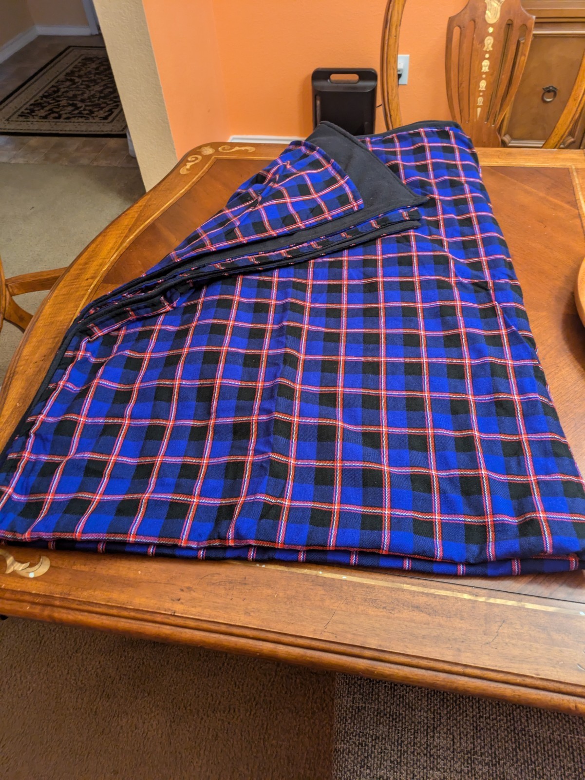 Checked maasai shuka/throw blanket/sarong/picnic blanket/traditional clothing