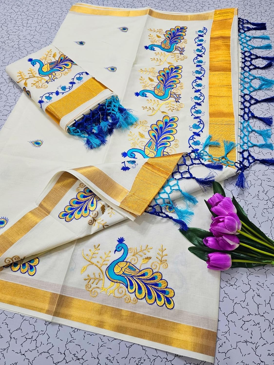 Women’s Kerala Kasavu Embroidry Cotton Saree With Running Blouse Piece