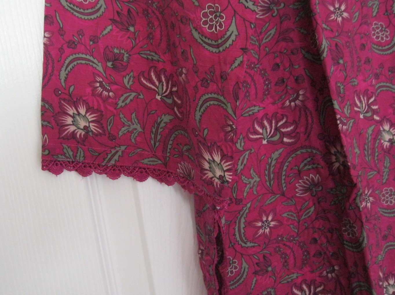 New 2 Pc Pakistani Print Lawn Kurti Trousers Suit Scalloped Trim Magenta Size XL