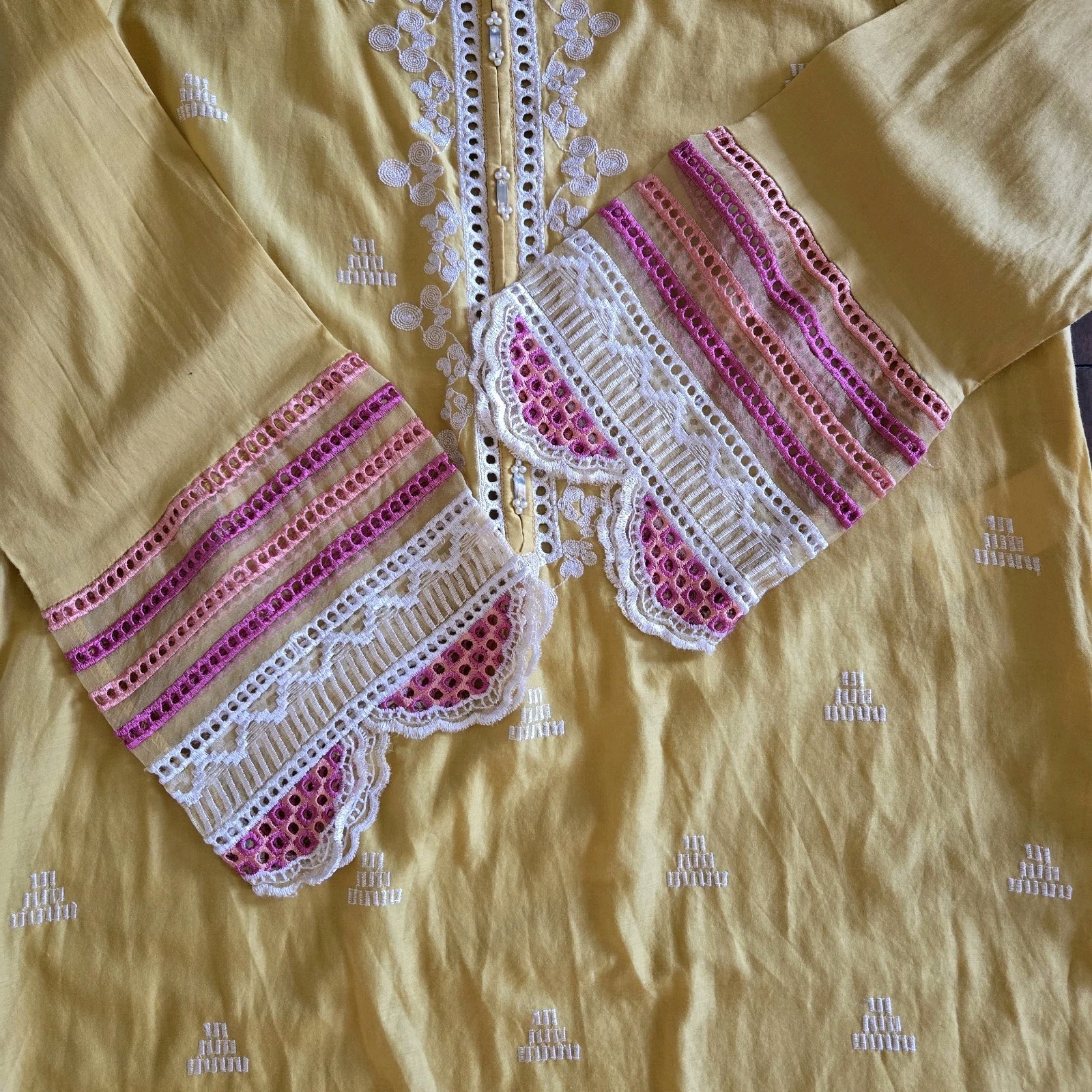 Embroidered Yellow Kurti Shirt 100% Cotton Crew-neck Size Large