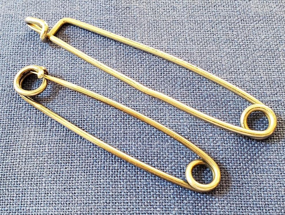 TWO ANTIQUE SCOTTISH KILT PINS BALMORAL HIGHLANDERS UNIFORM DESIGN NICKEL SILVER