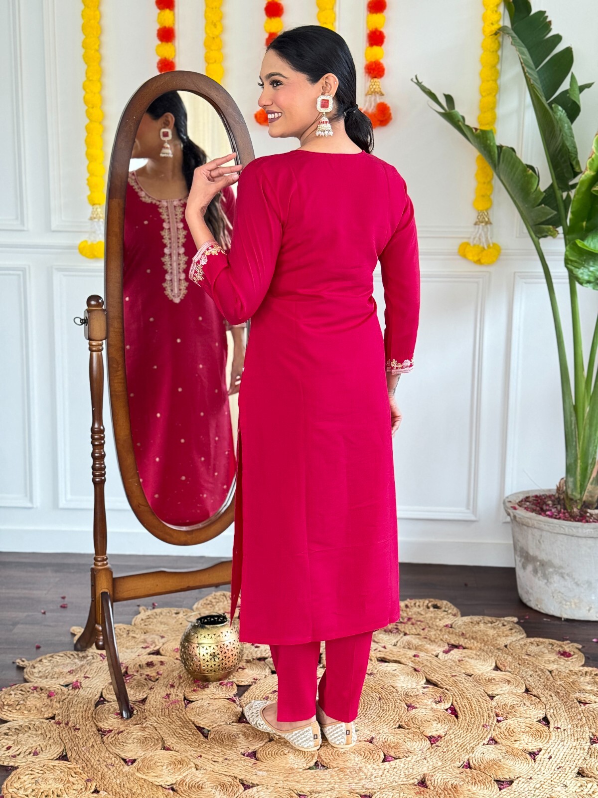 Women’ s Viscose Chanderi Embroidery Kurta with Pant & Dupatta