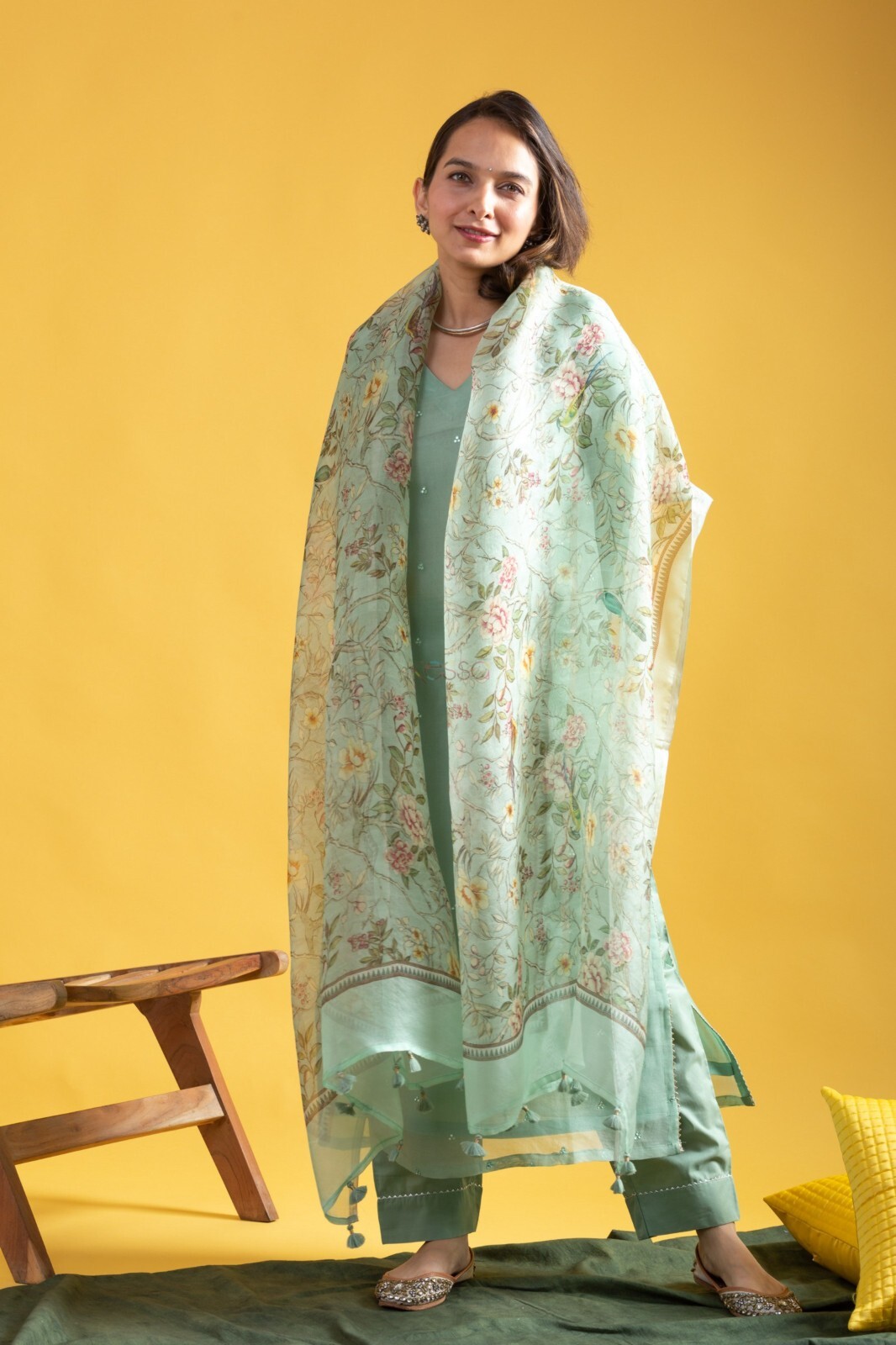 Women’ s Viscose Chanderi Embroidery Kurta with Pant & Dupatta