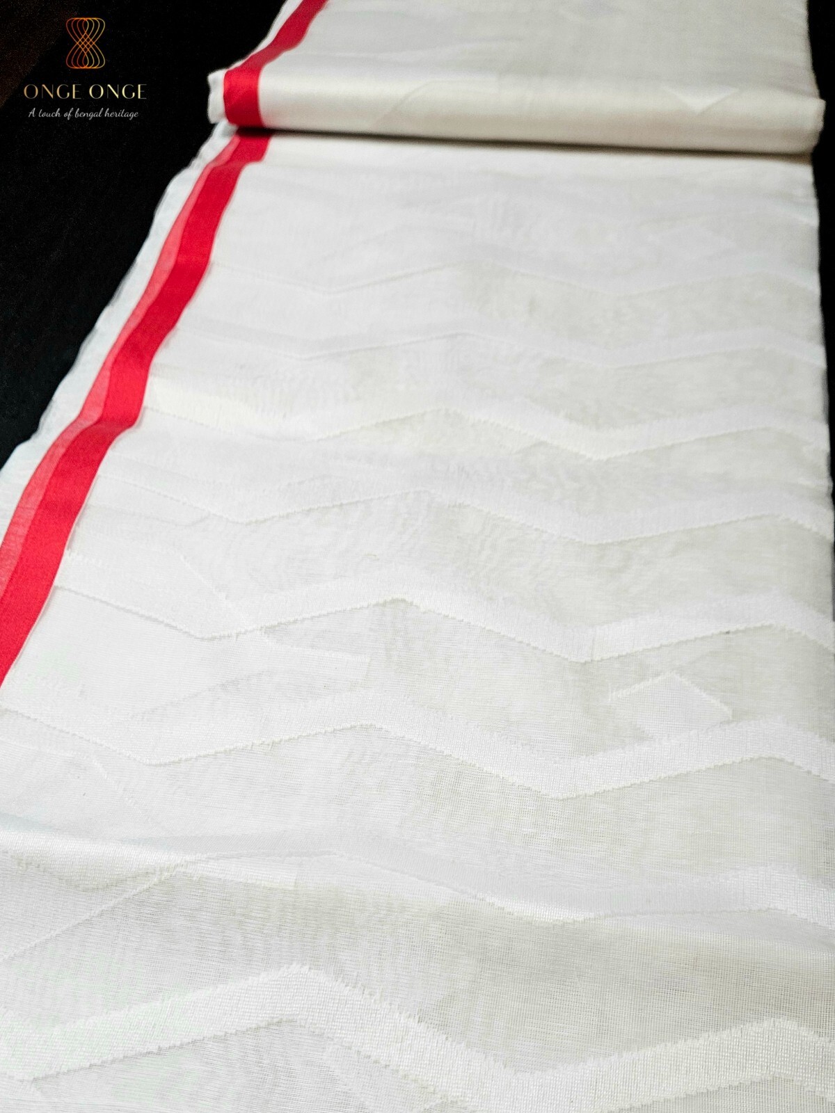 Beautiful White Muslin Jamdani Saree with thin red border