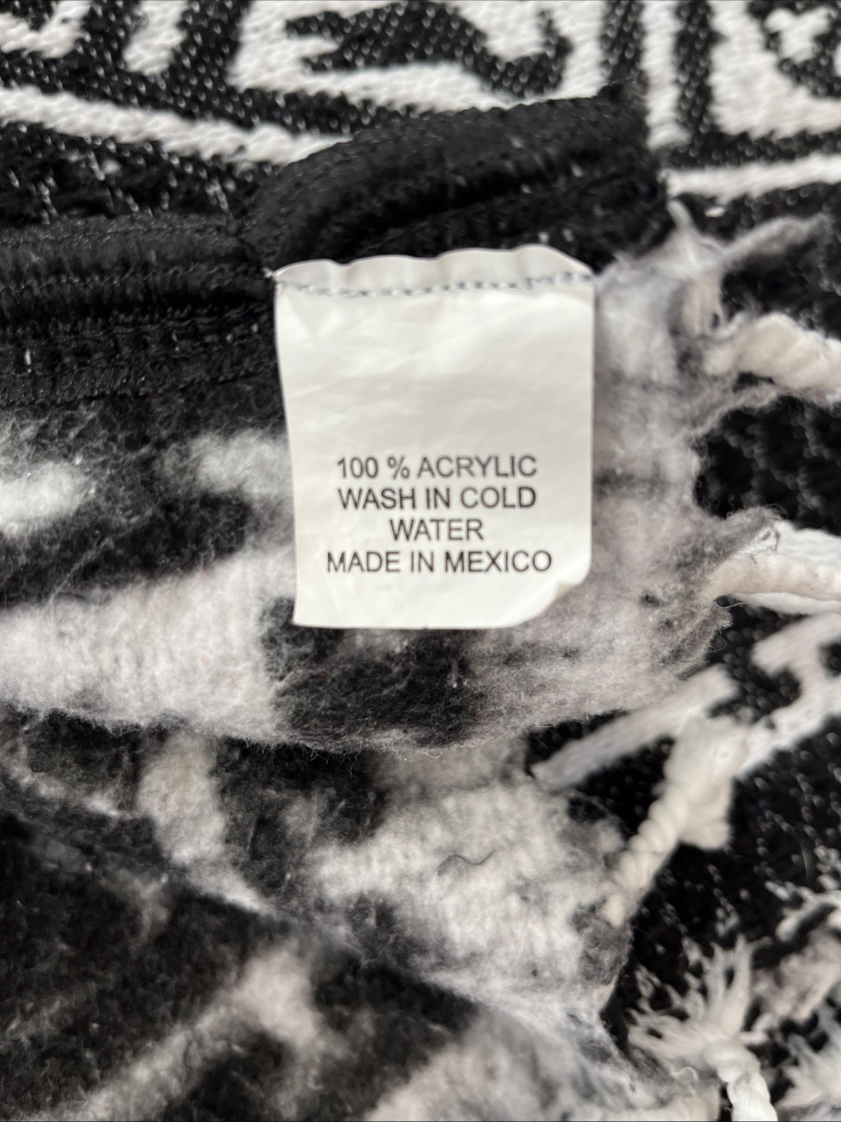 Mexican Poncho Rug Blanket Heavy Black White Aztec Tribal Southwest Reversible