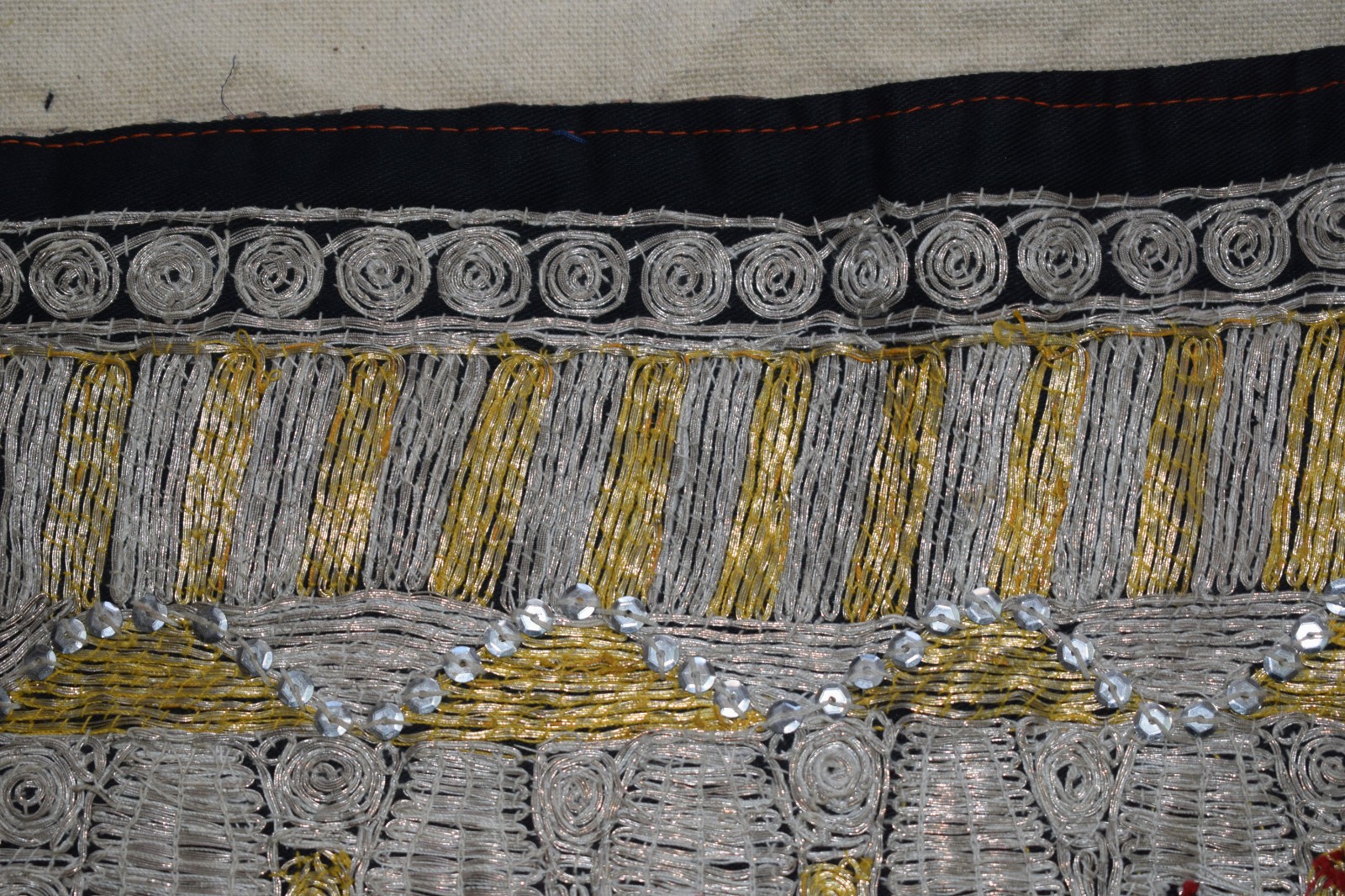 Gargush Vintage hand embroidered Yemeni Headdress-Metal threads