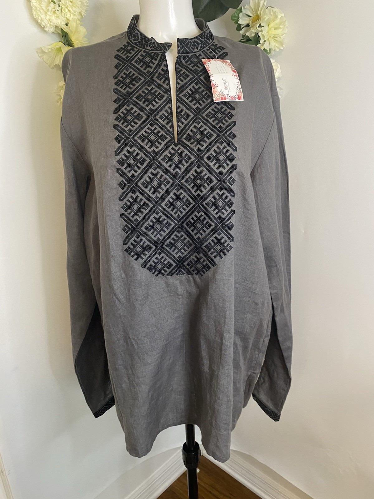 Vyshyvanka Men Women Ukrainian Embroidery Embroidered Tunic 17.5 Gray Linen NWT