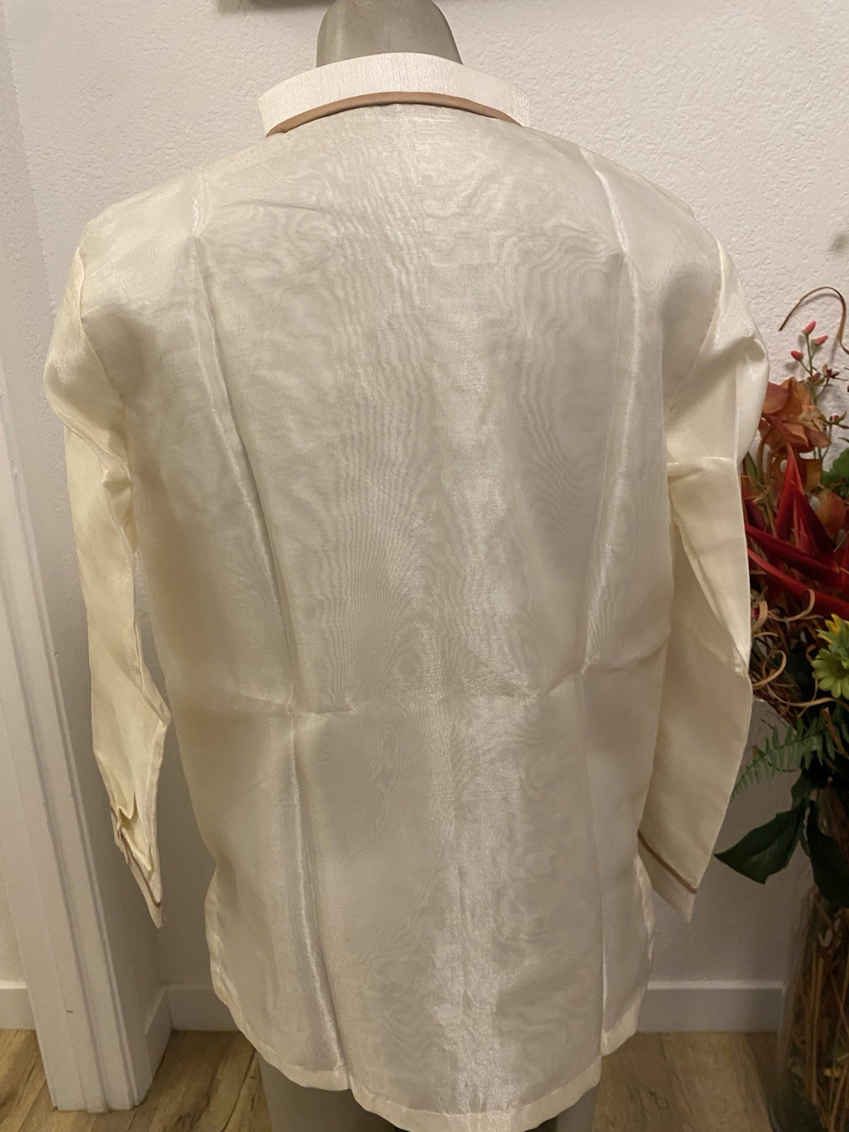 Barong Tagalog Men 2XL Organza W/ Fiber & Embroidery Accent Double Lining.