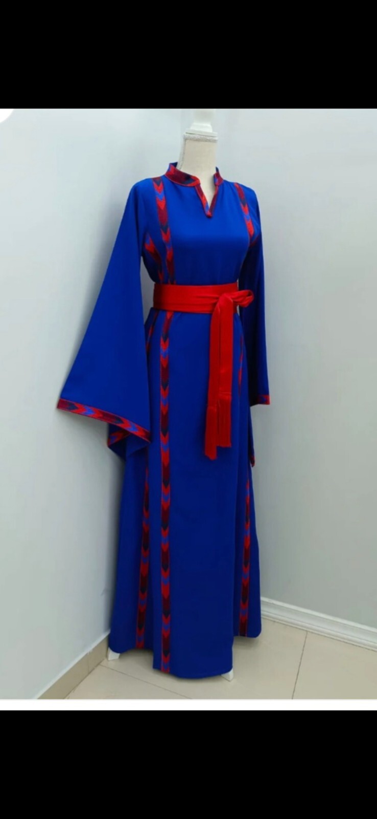 Traditional Palestinian Dress Embroidered with Embroidery and Shiny Crystals.