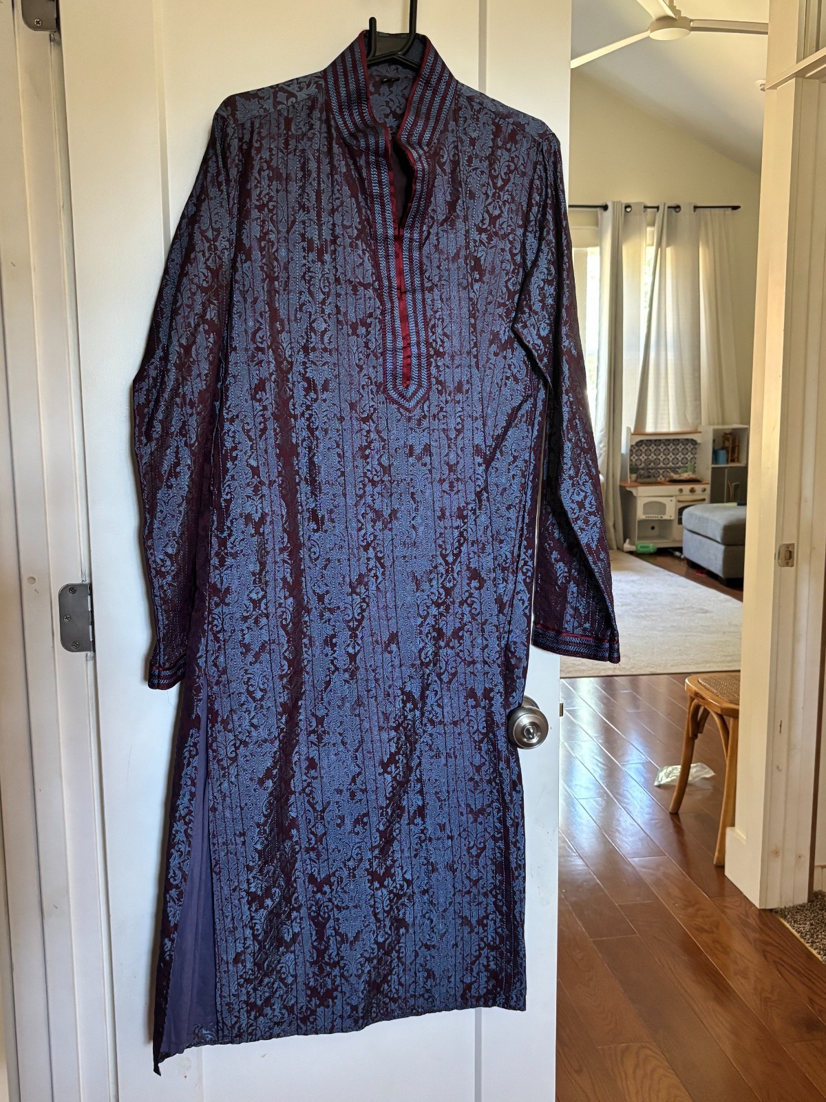 Mens Slim Maroon Purple Kurta Indian Silk Embroidered Tunic, Sherwani Size 36
