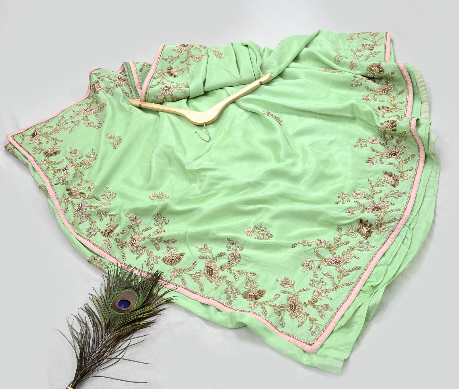 Pre-owned Sari Green Pure Chanderi Silk Hand Embroidered Anamika Khanna saree