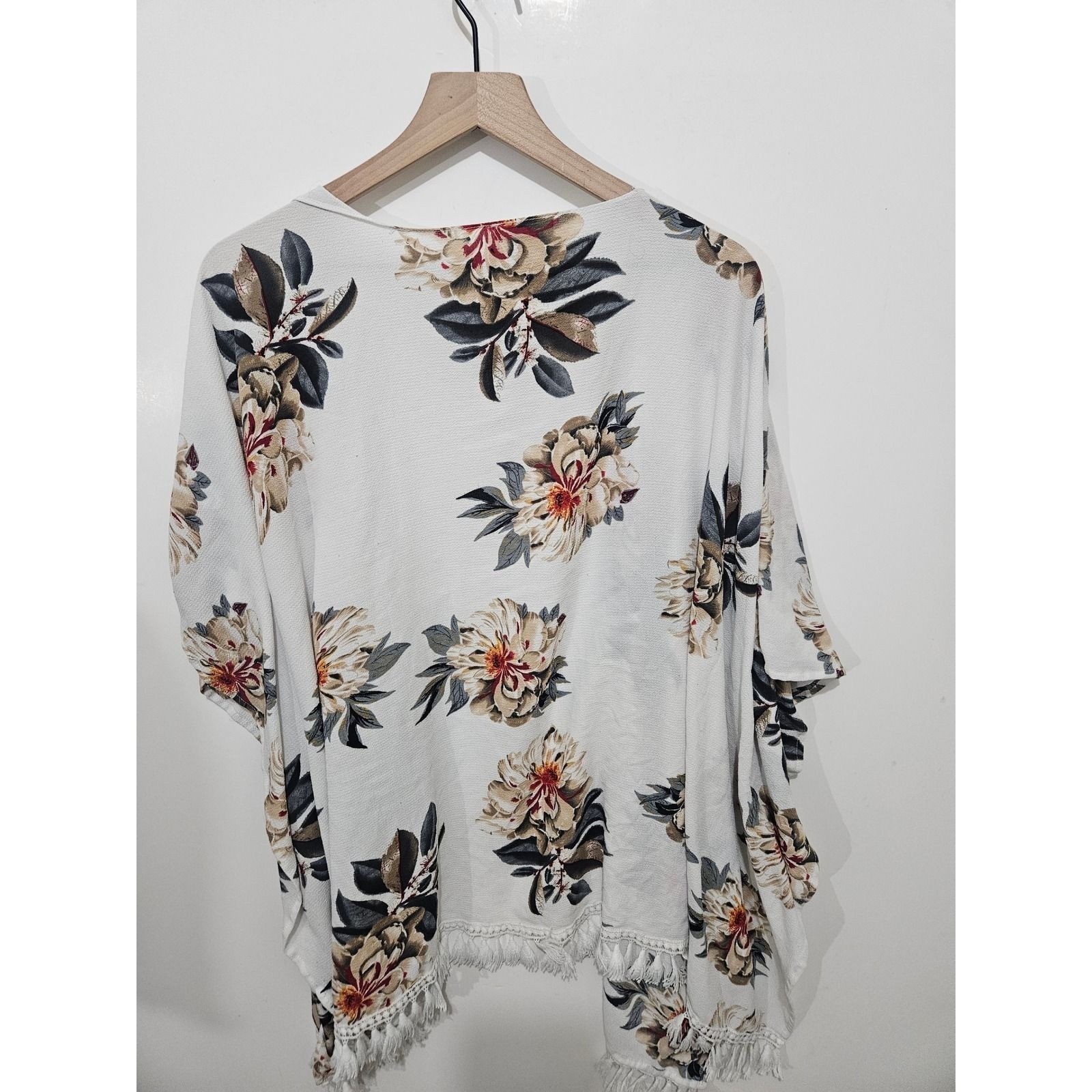Umgee Floral Kimono Wrap Open Front Tassel Fringe Cream Small Medium