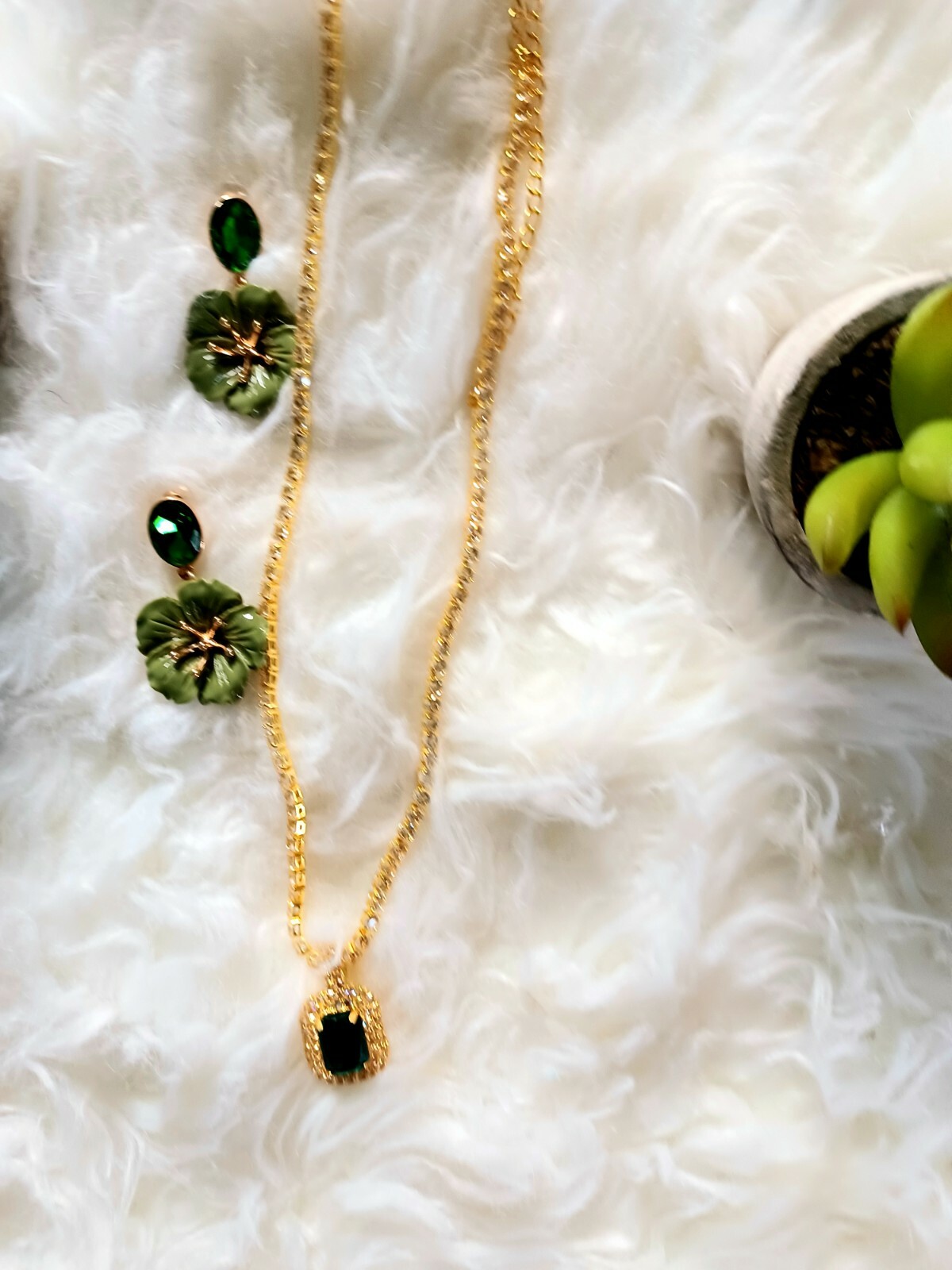 Trendy, versatile gold plated necklace and earrings
